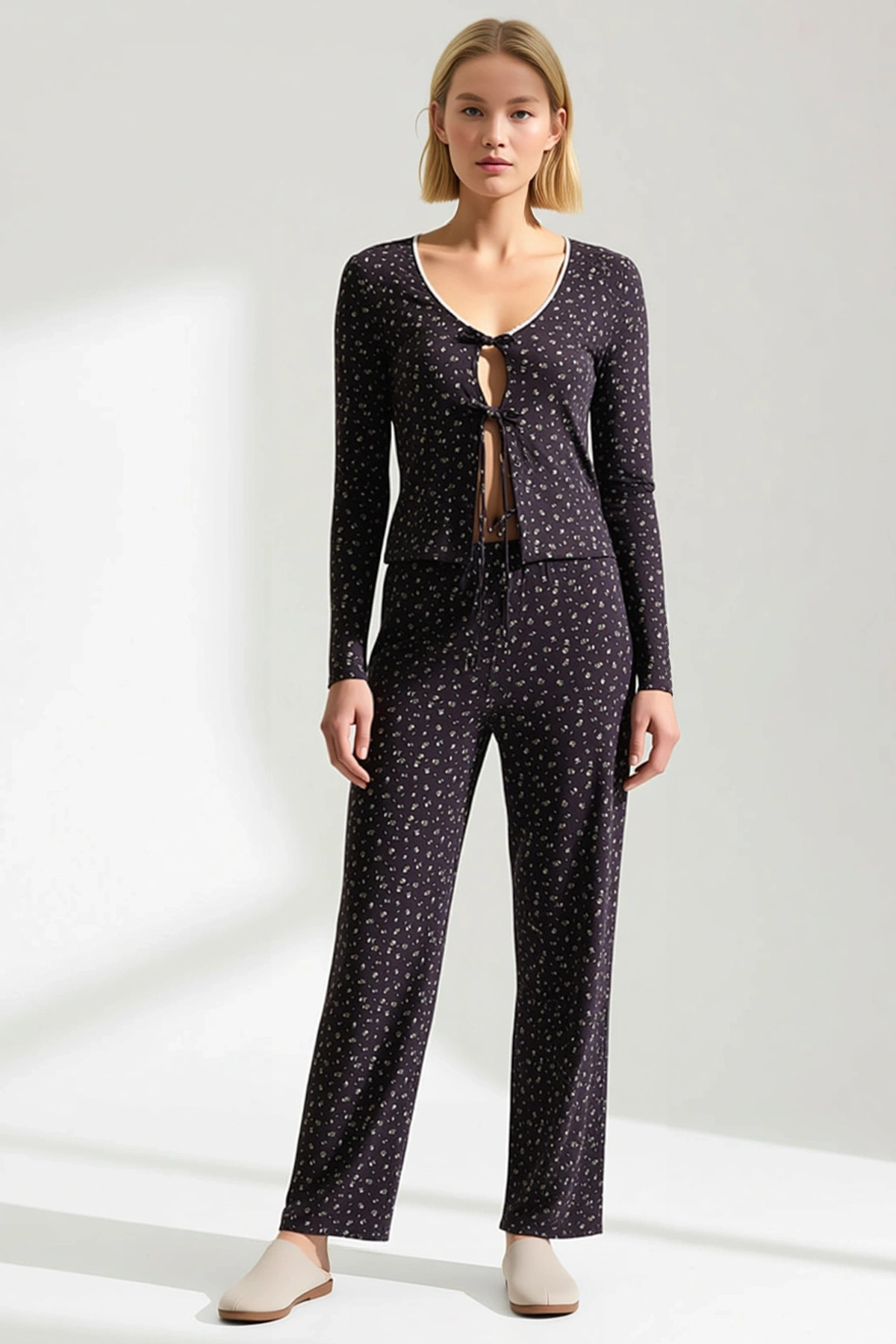 Kadın V Yaka Standart Kol Regular Kalıp Çiçek Desenli Pijama Takımı Fonksiyonel %100 Pamuk
