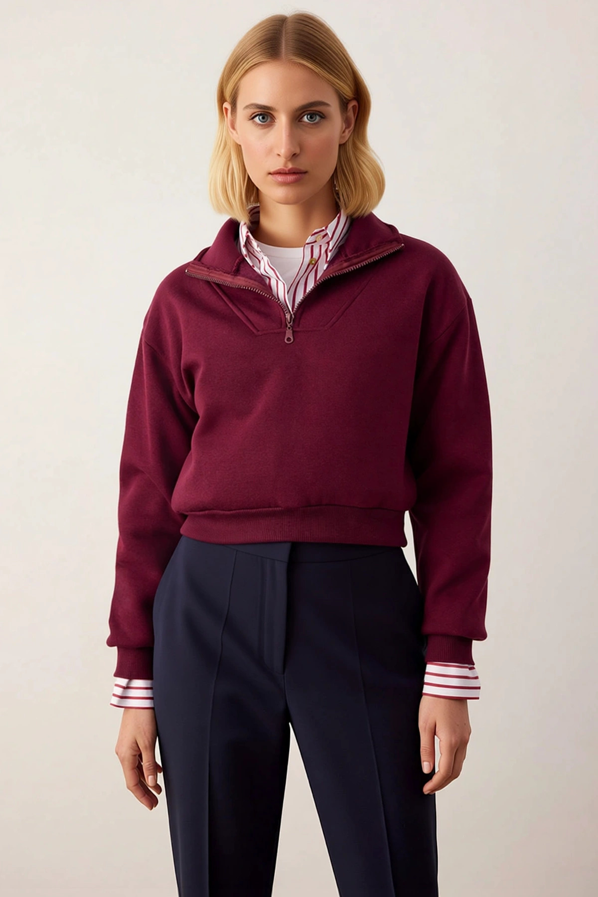 Kadın Dik Yaka Fermuar Detaylı Crop Sweatshirt Fonksiyonel Dayanıklı Kaliteli Konforlu Şık