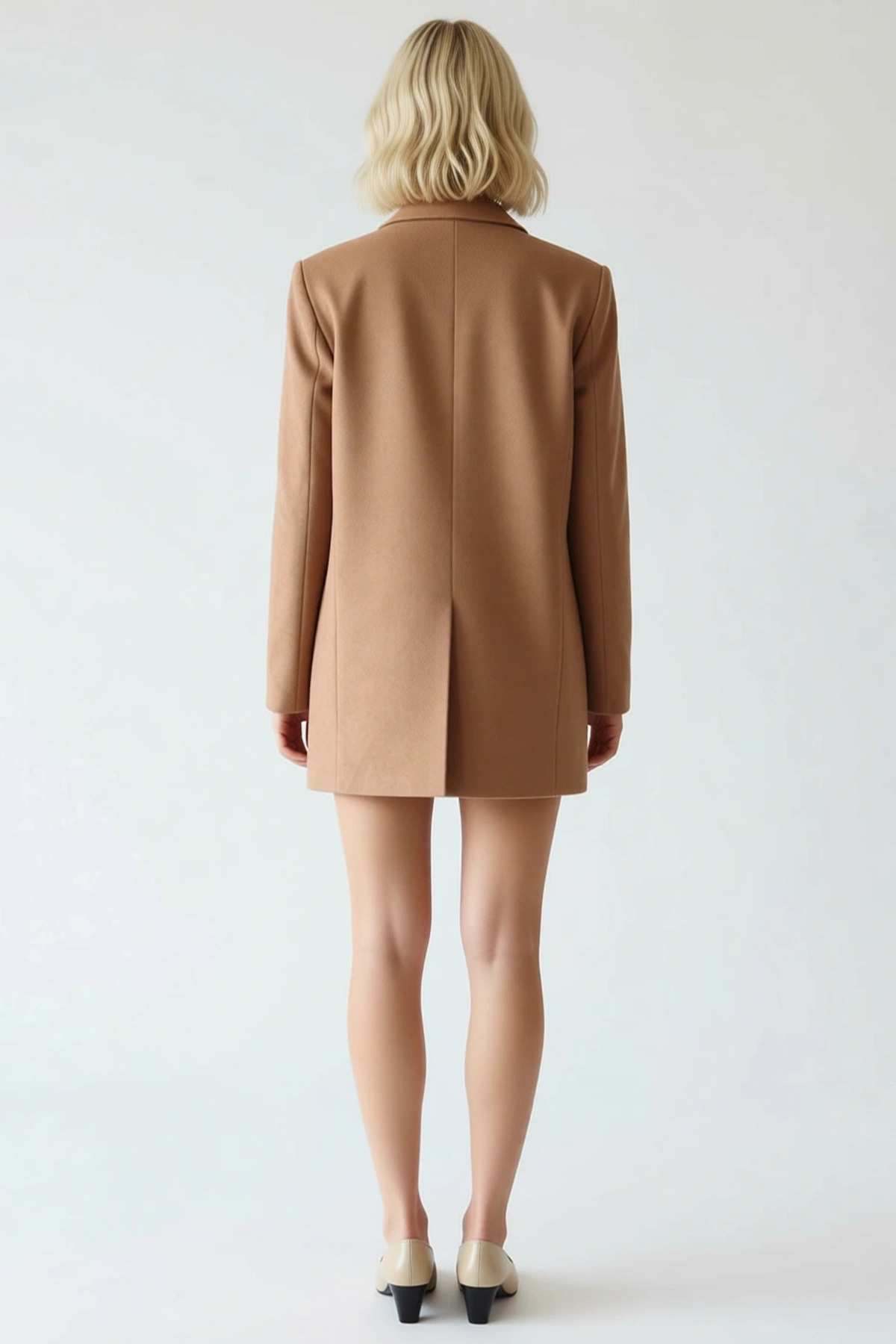 Kadın Alt Üst Süet Görünümlü Dokuma Blazer Ceket Ve Kısa Etek İkili Takım Ve Rahat Bir Stil Sunar