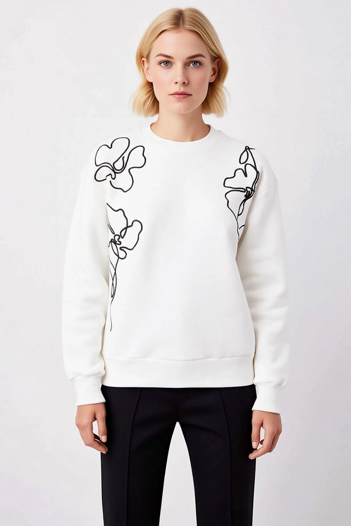Kadın Bisiklet Yaka Standart Kol Nakışlı Sweatshirt Fonksiyonel Dayanıklı Kaliteli Estetik