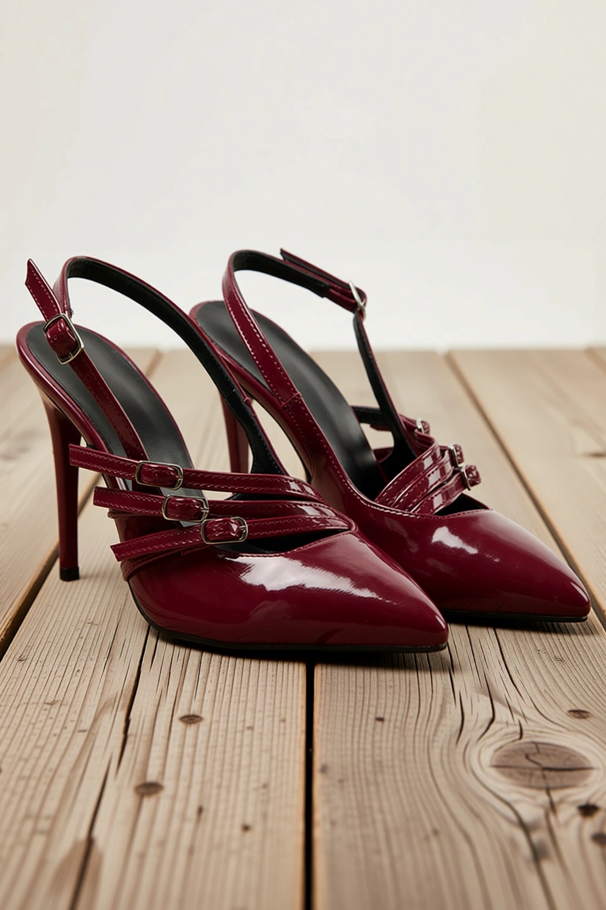 Kadın Sivri Burun İnce Topuklu Slingback Ayakkabı Tokalı Bantlı Detaylı Günlük Rahat Modern Şık