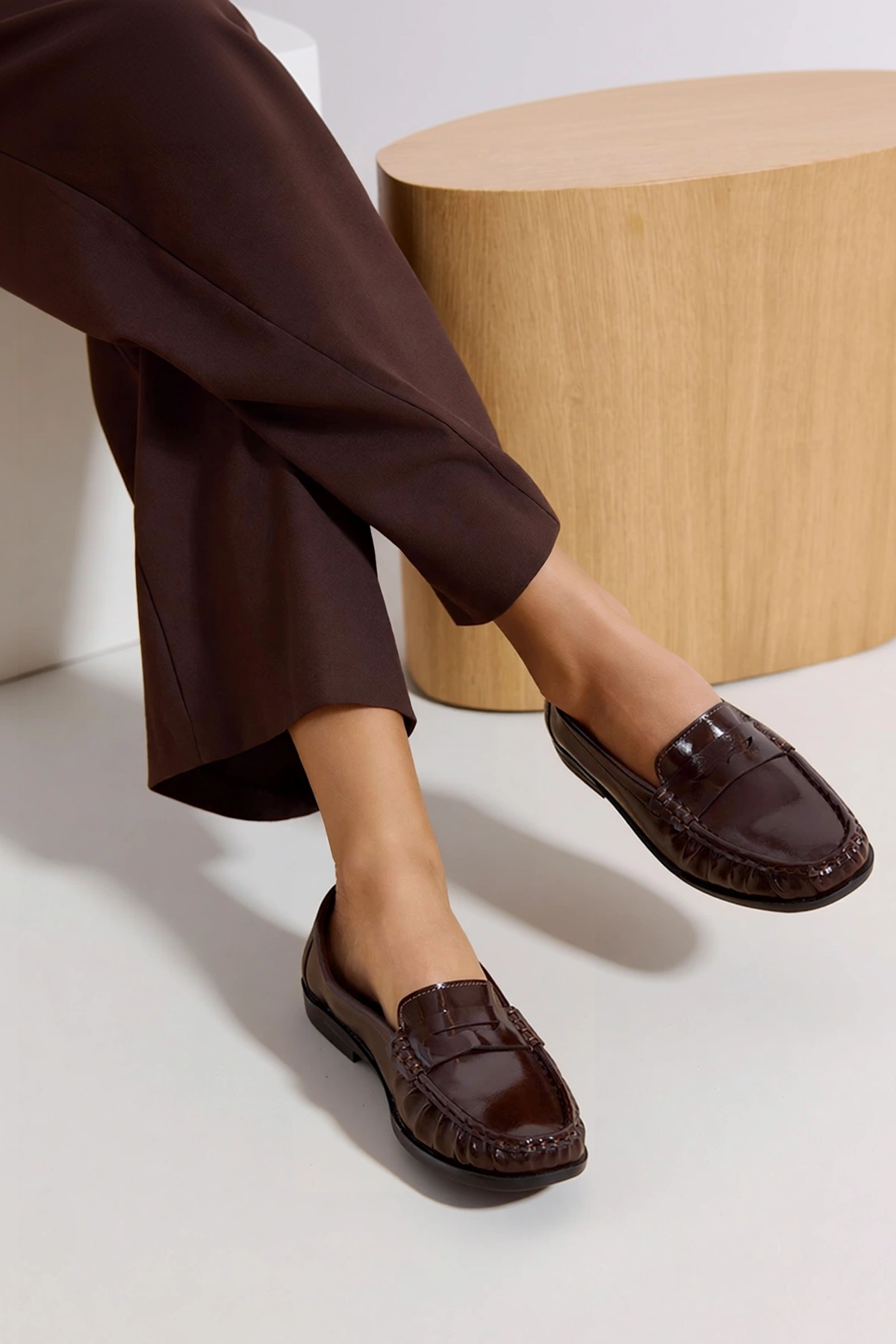 Kadın Saraçlı Loafer Ayakkabı Suni Deri Kısa Topuk Bağcıksız Badem Burun Günlük Rahat Modern Şık