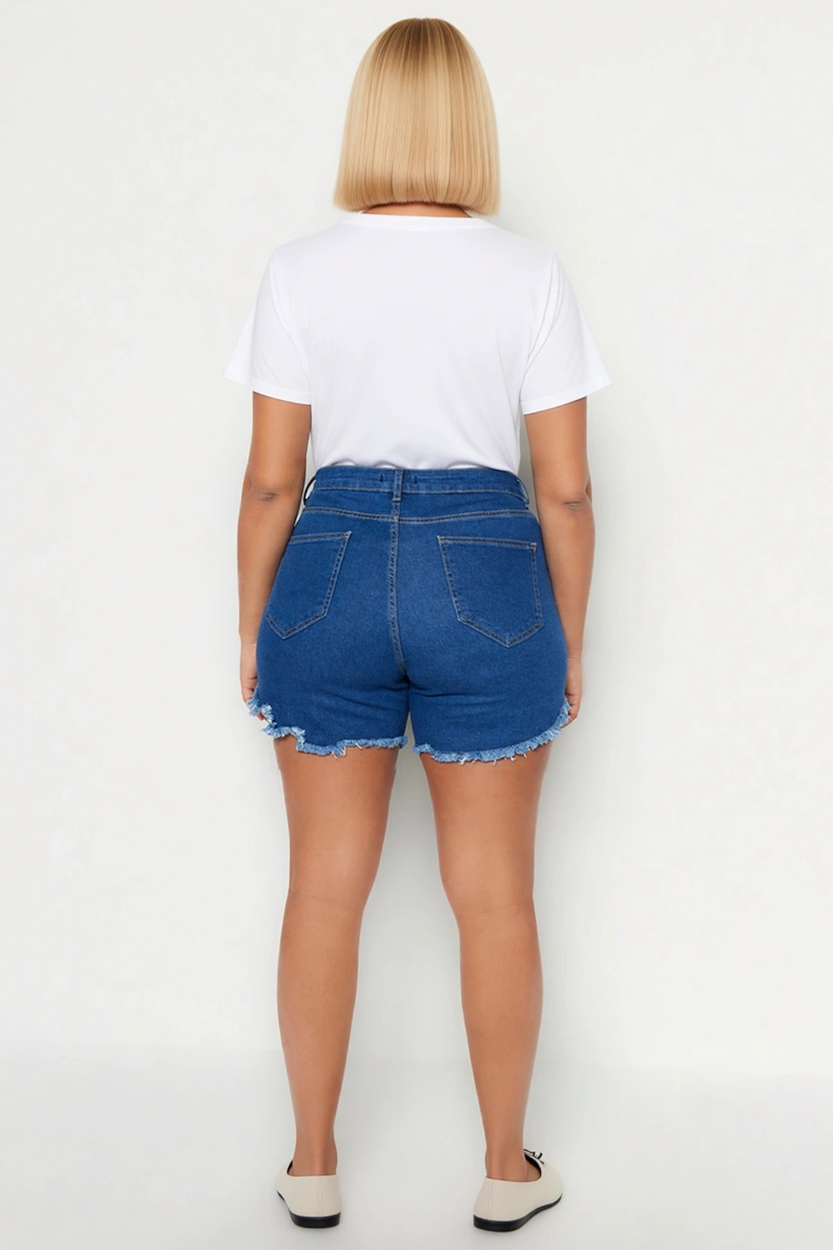 Kadın Büyük Beden Şort Denim Yüksek Bel Skinny Fit Esnek Püsküllü Paça Düz Desen Kısa Boy Şık