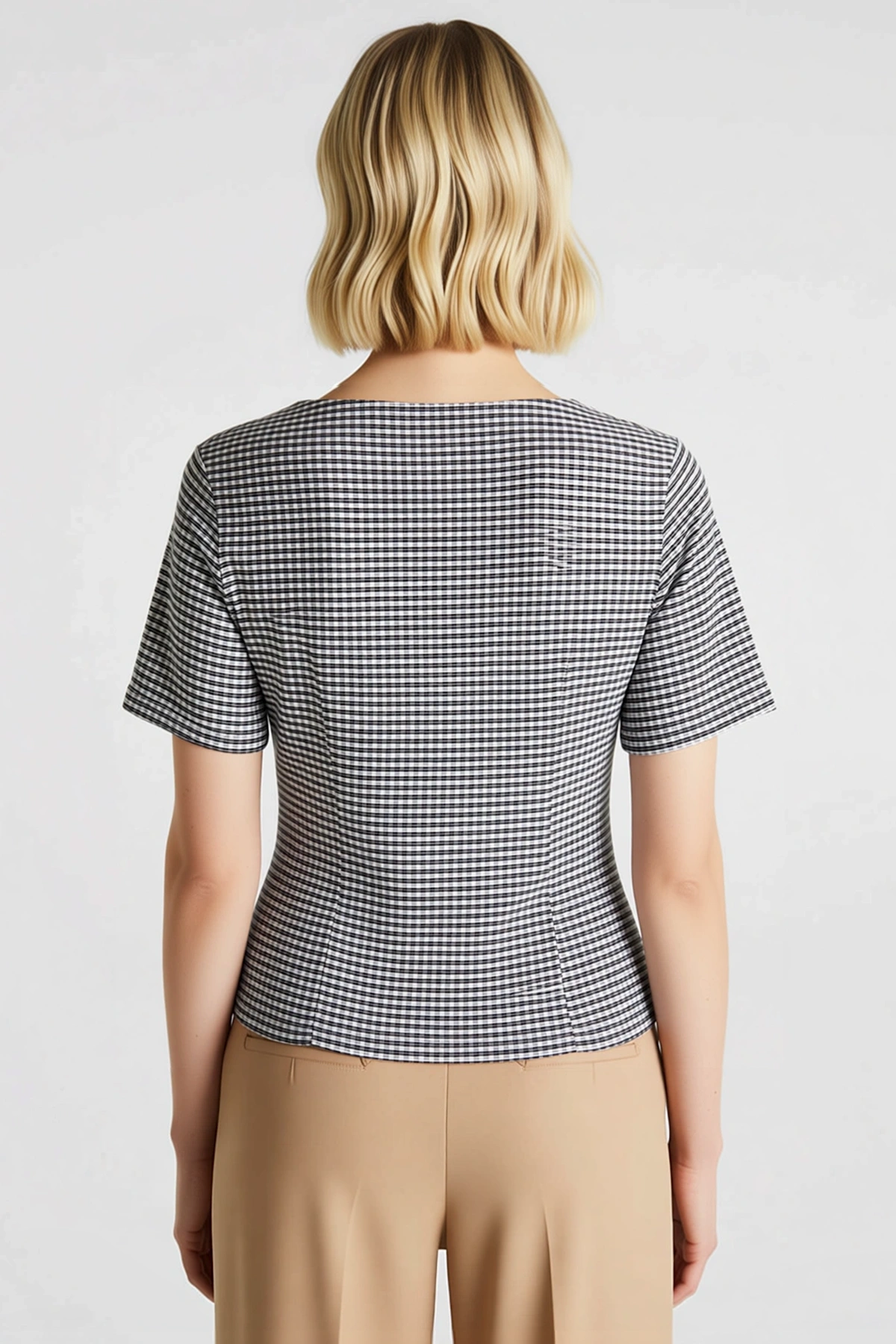 Kadın Bluz Crop V Yaka Kısa Kol Ekose Kareli Desen Düğmeli Fitted Kalıp Gofre Dokulu Örme Kumaş