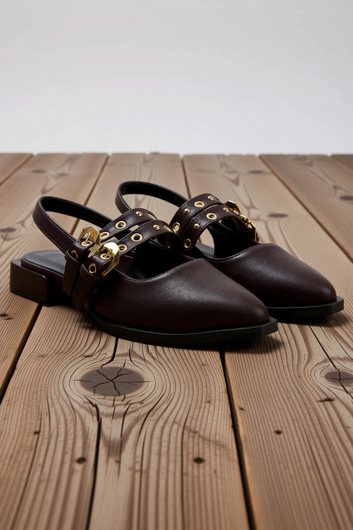 Kadın Sivri Burunlu Sling Back Babet Çift Bantlı Metal Aksesuarlı Kısa Topuklu Rahat Günlük Modern