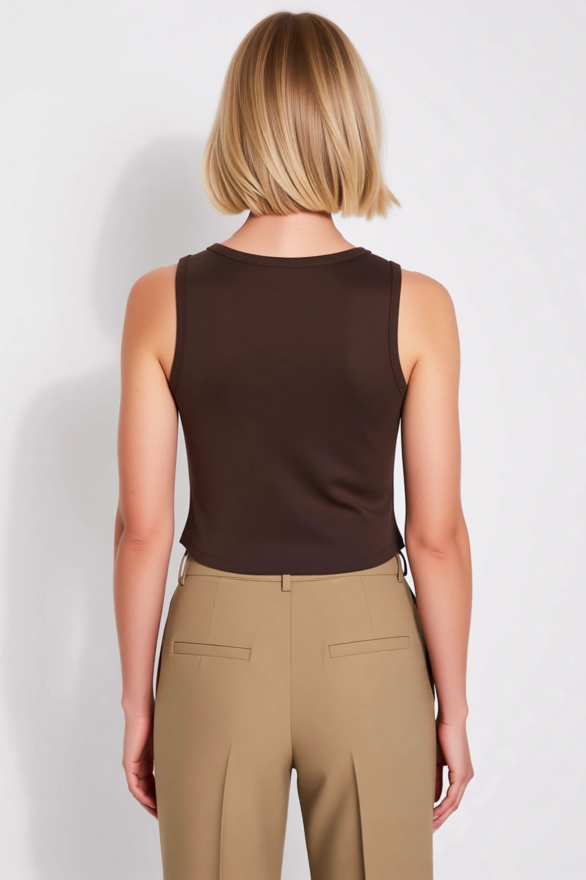 Kadın Bluz V Yaka Kolsuz Fitted Vücuda Oturan İnterlok Örme Önden Düğmeli Crop Düz Desen Şık