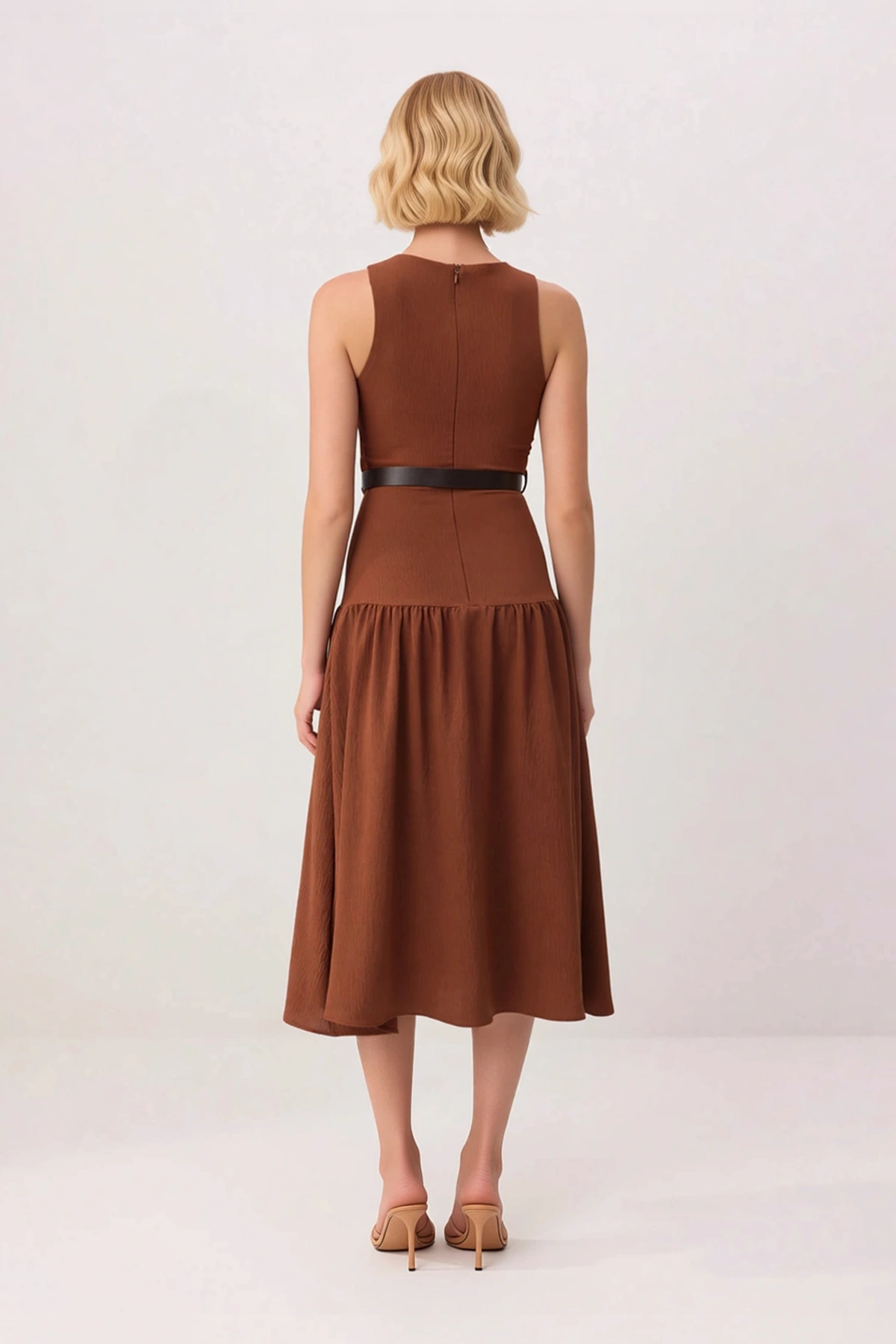 Kadın Kolsuz Maxi Elbise Kemerli Halter Yaka Skater Kesim Astarlı Polyester Dokuma Günlük Rahat