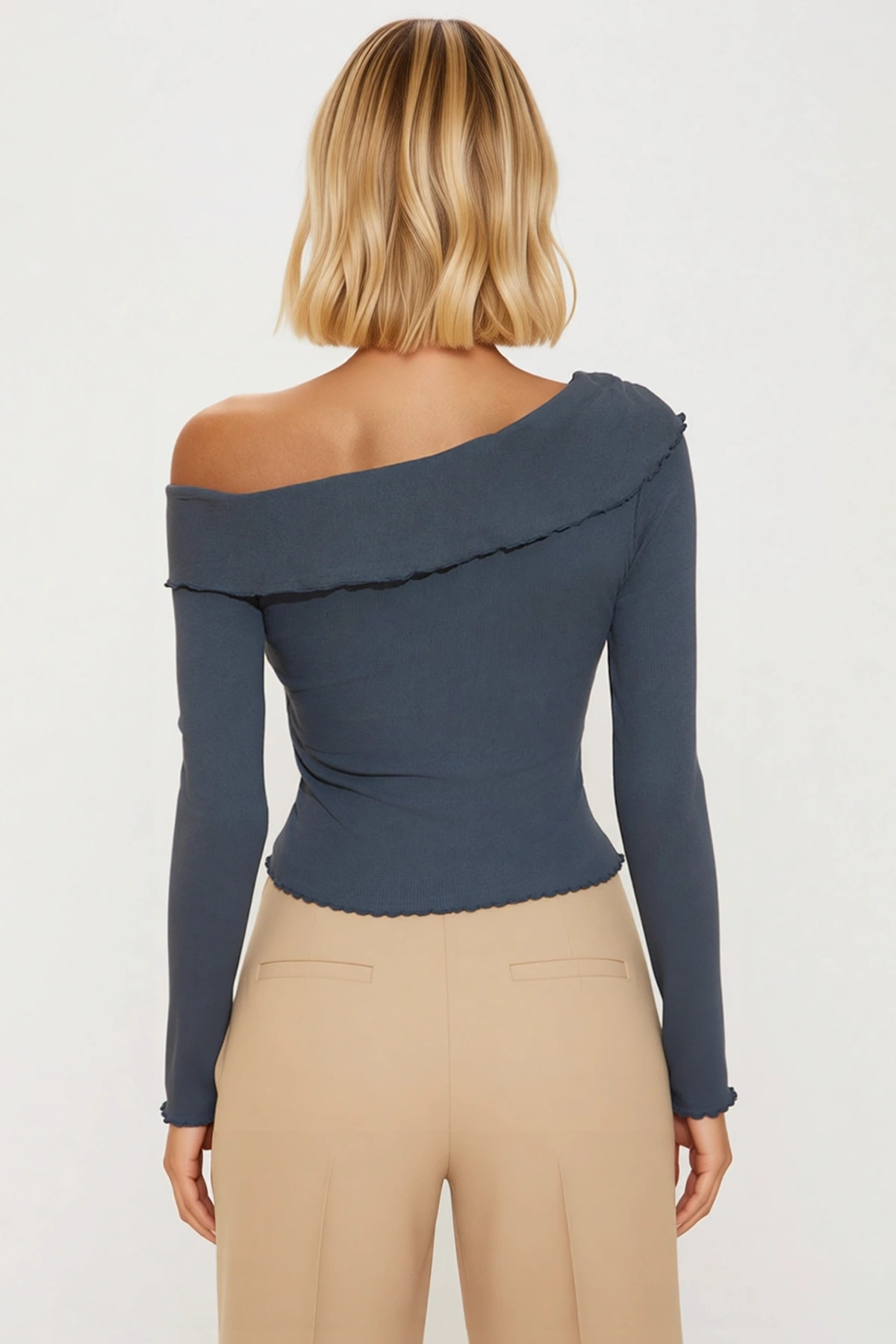 Kadın Bluz Fitted Asimetrik Yaka Uzun Kol Fitilli Örme Aksesuar Detaylı Crop Kesim Vücuda Oturan