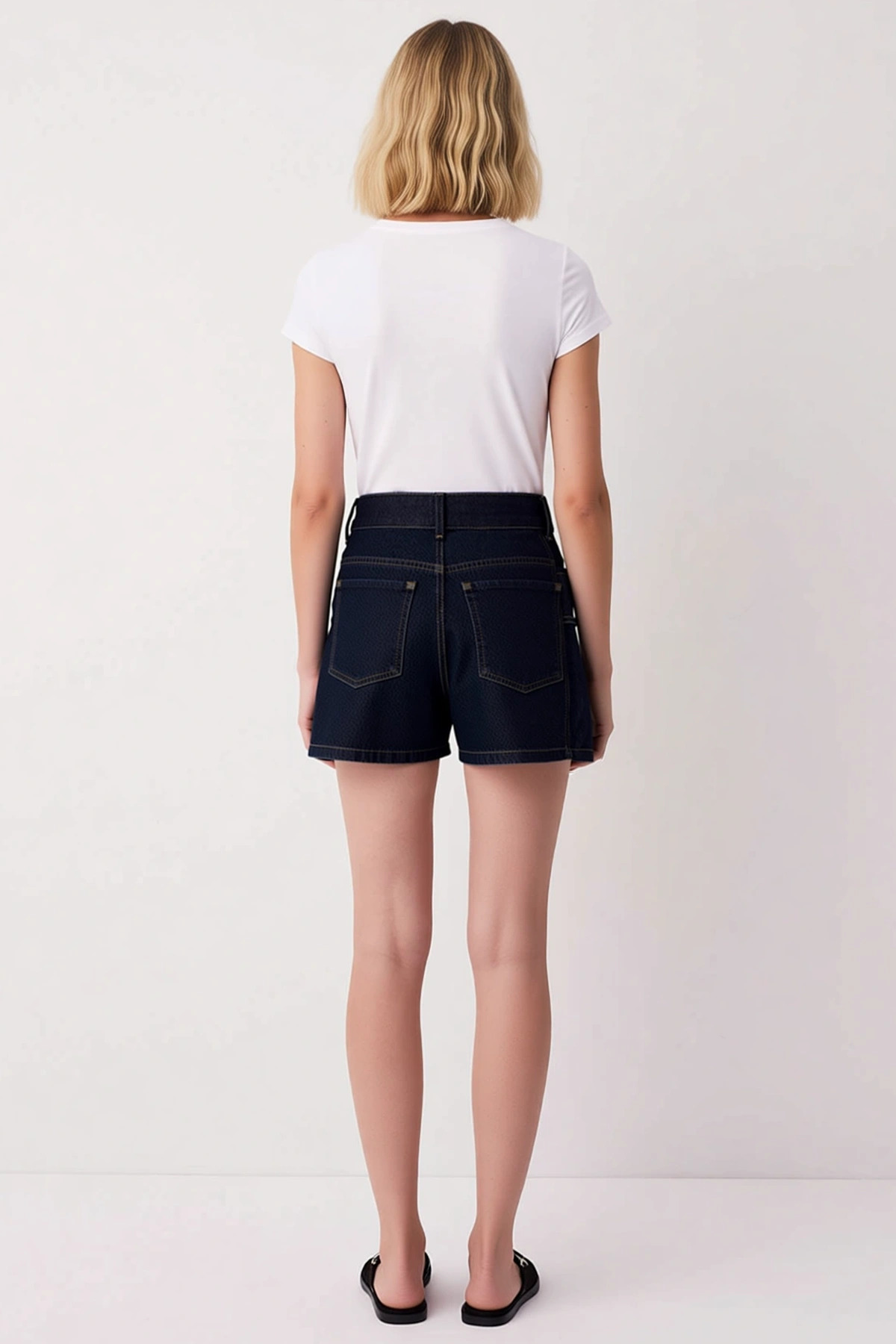 Kadın Şort Etek Yüksek Bel Kruvaze Cep Detaylı Denim Kısa Geniş Paça Düz Desen Rigid Dokuma