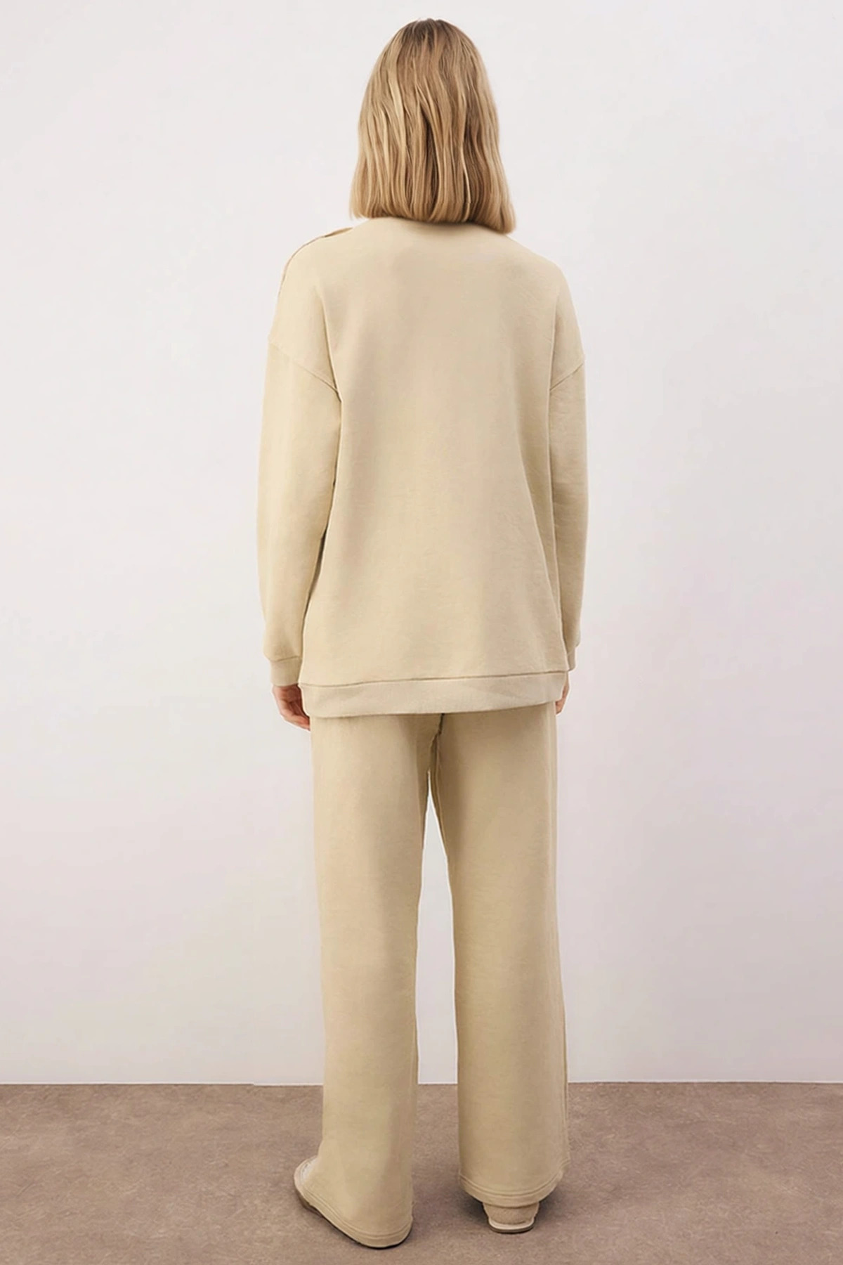 Kadın Alt Üst Oversize Fit Bisiklet Yaka Fiyonk Üç İplik Penye Tunik Geniş Paça Pantolon Takımı