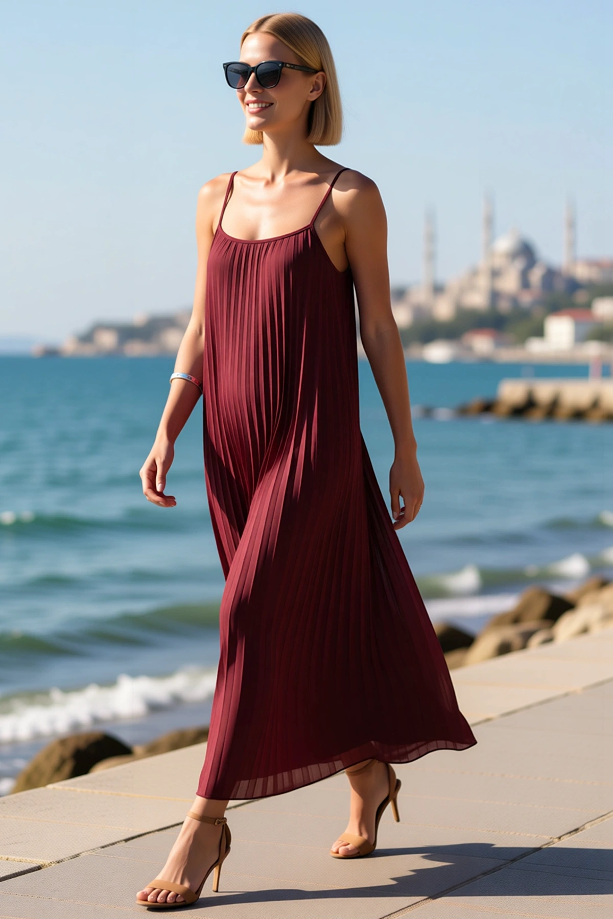 Kadın Maxi Piliseli A-Line Tül Elbise İnce Askılı Yırtmaçlı Astarlı Esnek Örme Kumaş Günlük Rahat