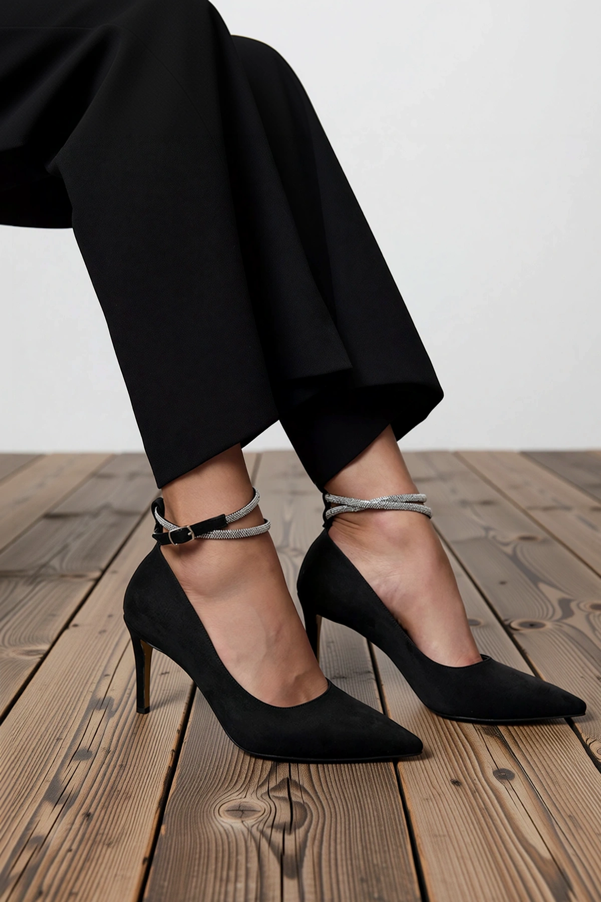 Kadın İnce Topuklu Sivri Burunlu Stiletto Ayakkabı Bilekten Taşlı Bantlı Günlük Rahat Modern Şık