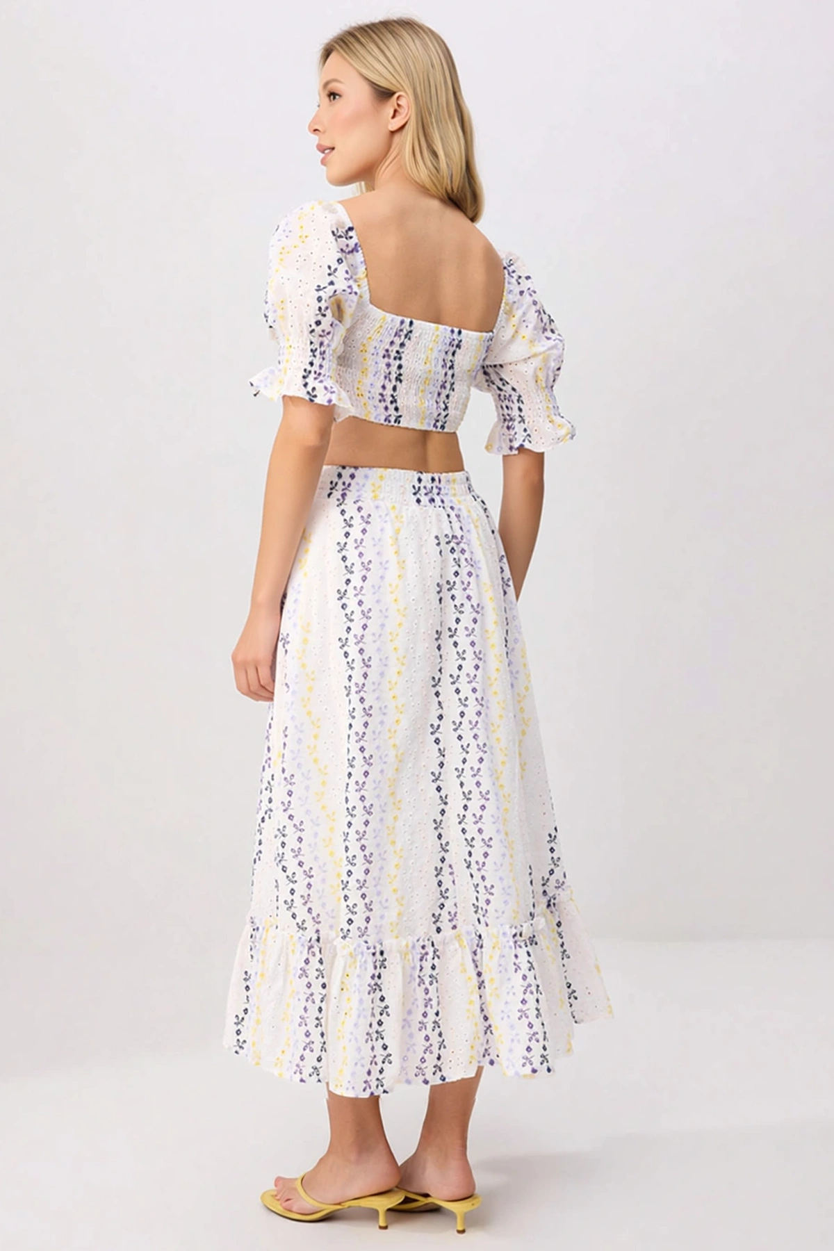 Kadın Çiçekli Desenli Brode Dokuma Crop Top Midi Etek Takımı Kalp Yaka Truvakar Kol Günlük Rahat