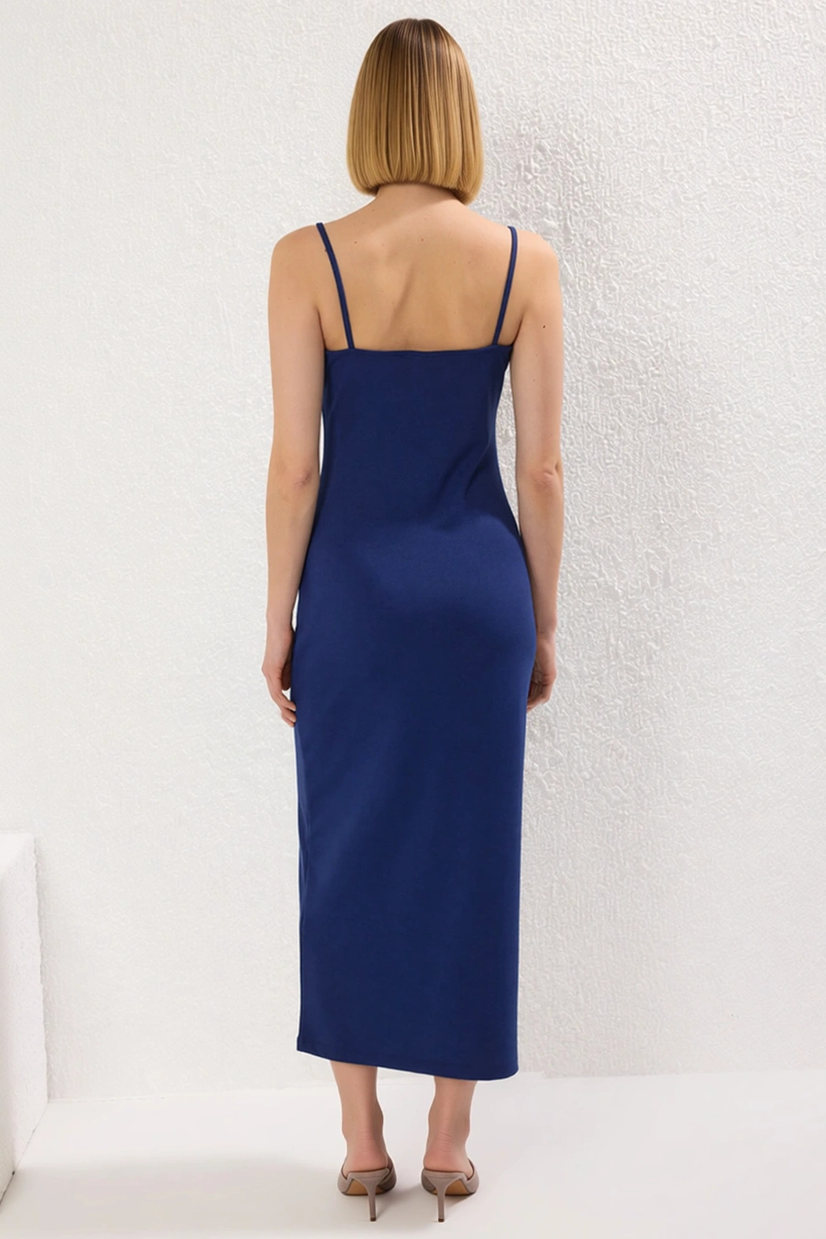 Kadın Kare Yaka Kolsuz Brode Detaylı Bodycone Örme Elbise