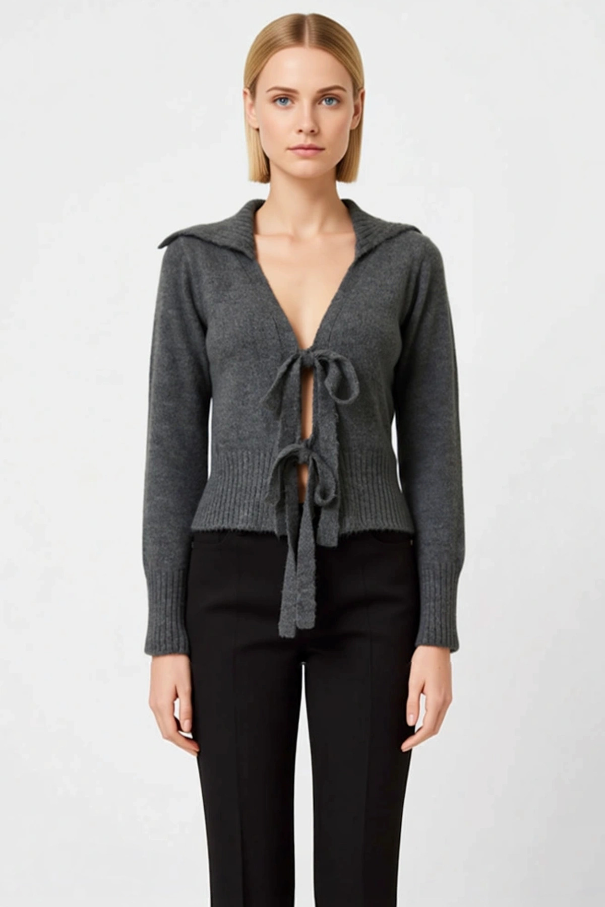 Kadın Polo Yaka Fiyonk Bağlamalı Crop Triko Hırka Uzun Kollu Modern ve Rahat Bir Stil Sunar