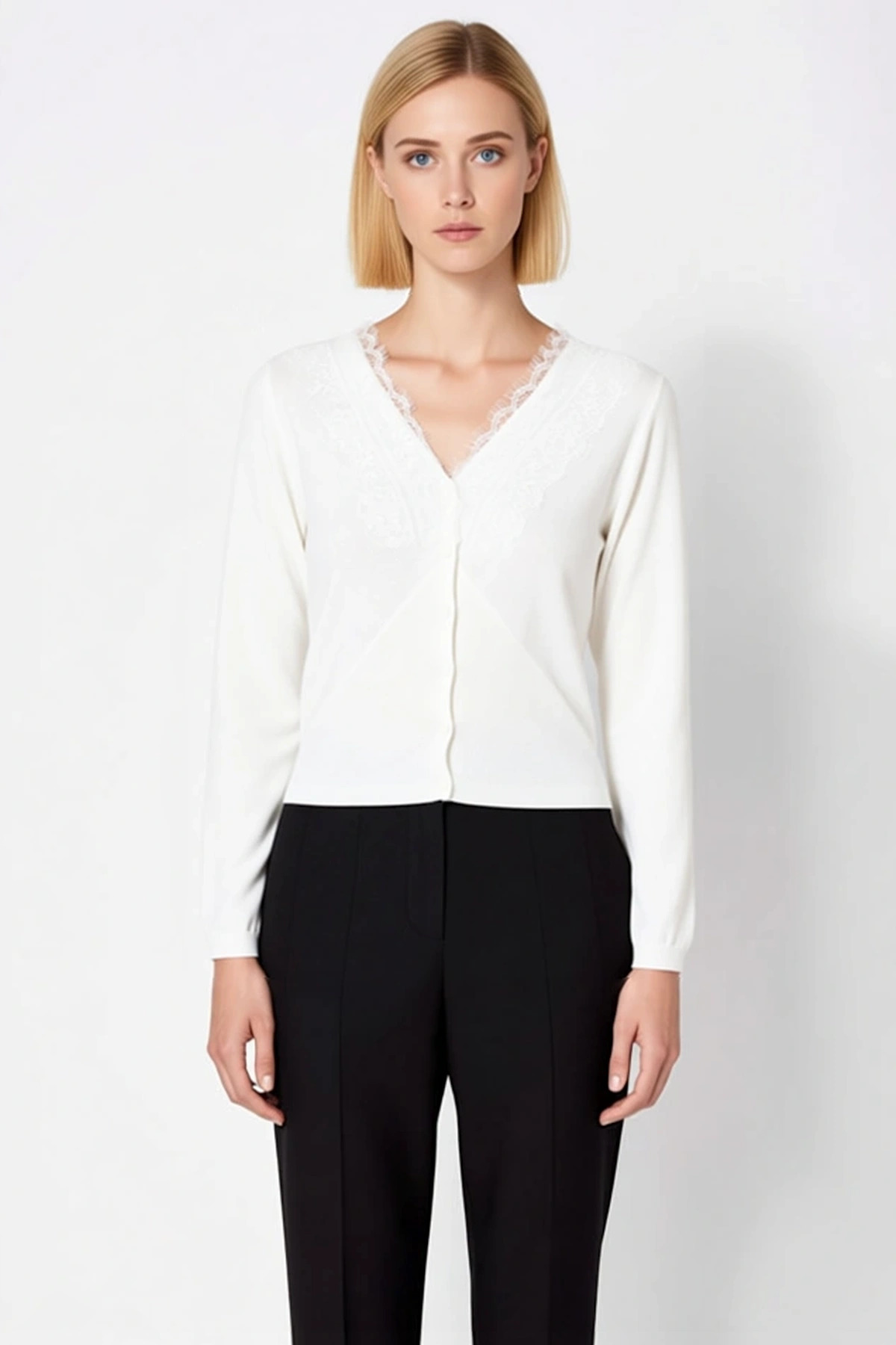Kadın Crop Dantel İşlemeli V Yaka İnce Dokulu Uzun Kollu Fitted Triko Hırka Modern Ve Zarif Stil