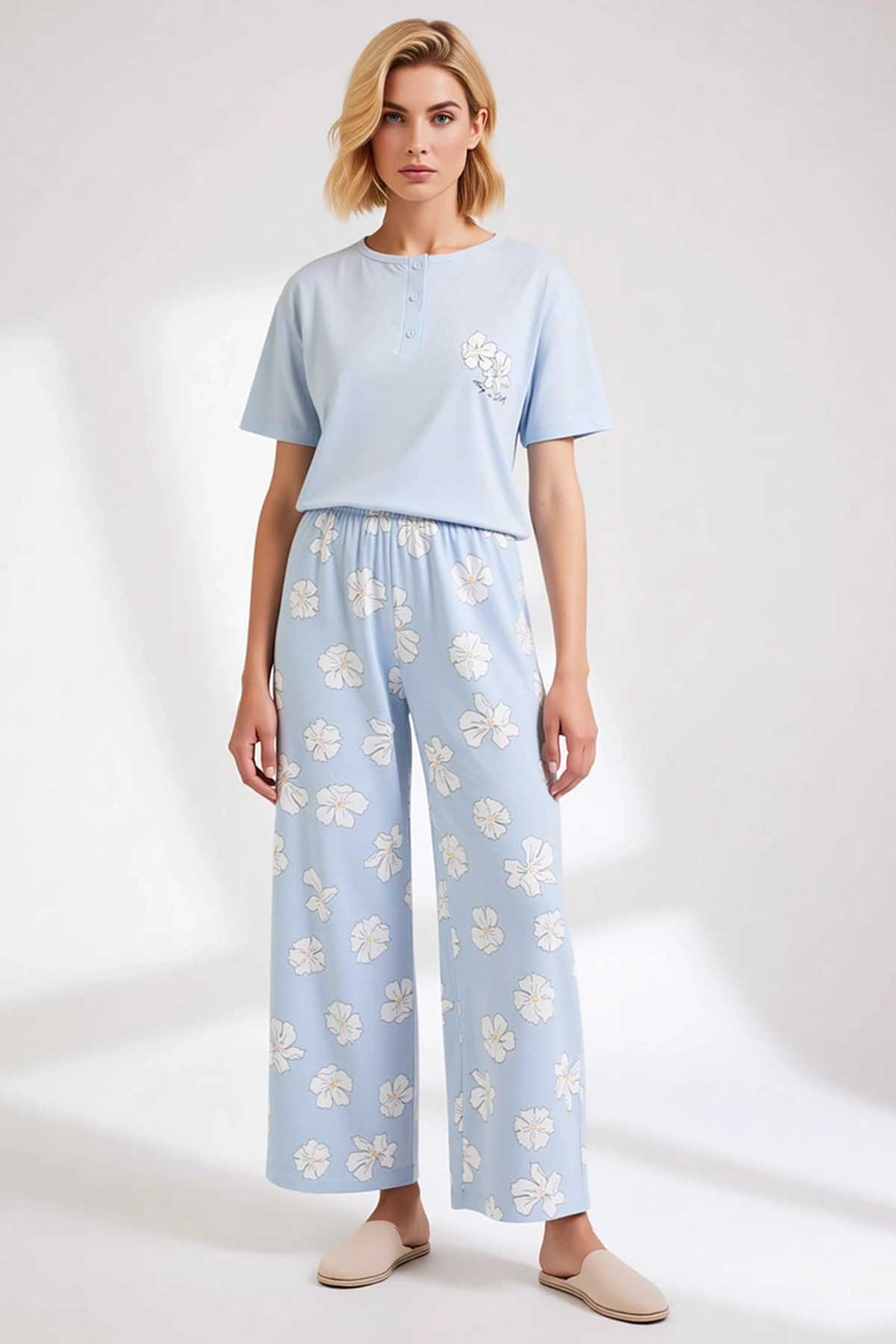 Kadın Bisiklet Yaka Kısa Kollu Regular Kalıp Çiçekli Pijama Takımı Fonksiyonel