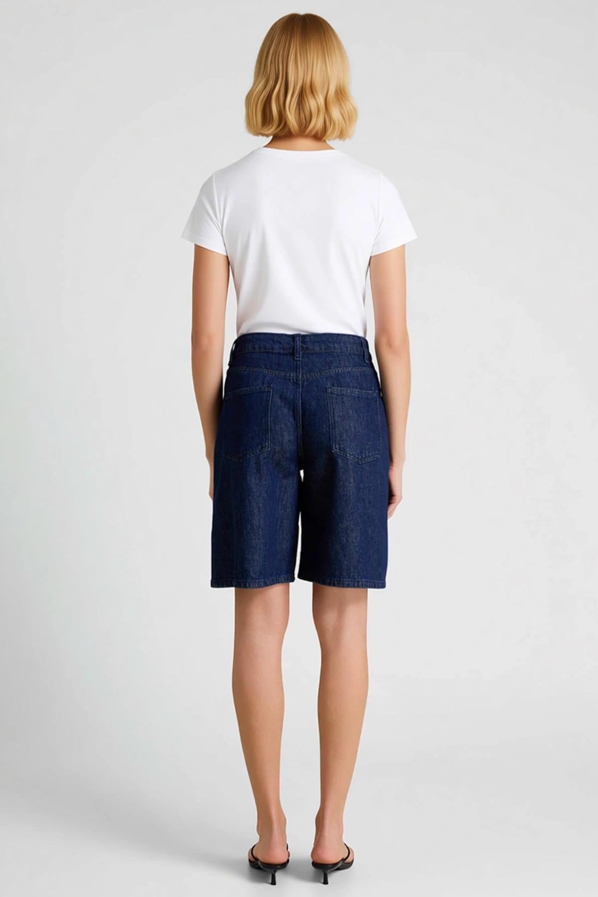 Kadın Pantolon Bermuda Yüksek Bel Boru Paça Diz Üstü Boy Düz Desen Rigid Denim Rahat