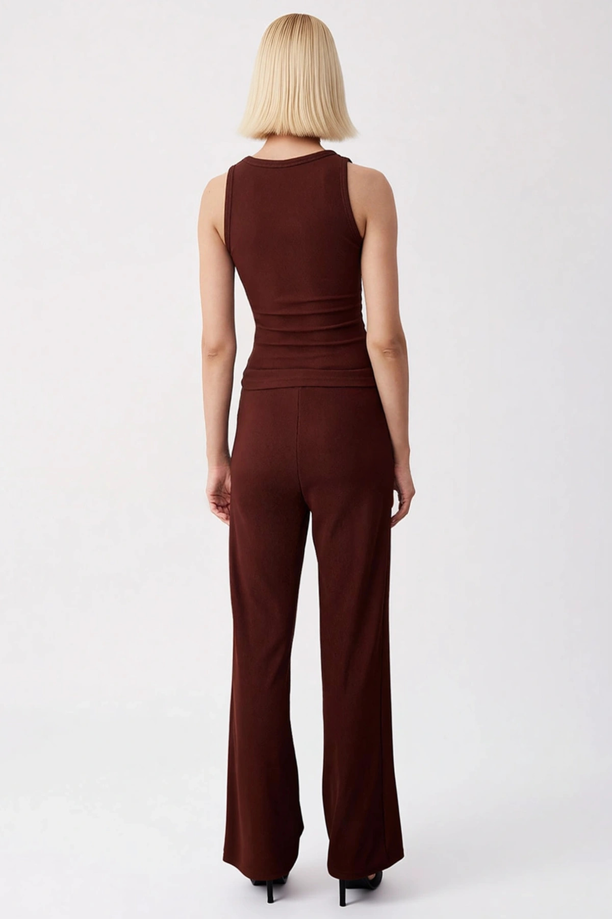 Kadın Alt Üst Kolsuz Vücuda Oturan Üst Geniş Paça Alt Örme Takım Esnek Kumaş Rahat Şık Günlük Kombin