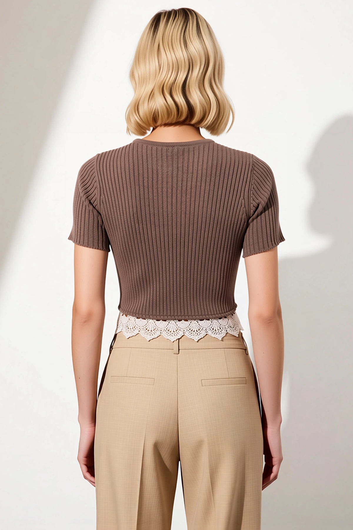 Kadın Bluz Regular Fit Bisiklet Yaka Kısa Kol Fitilli Triko Crop Dantel Detaylı İlkbahar Sonbahar