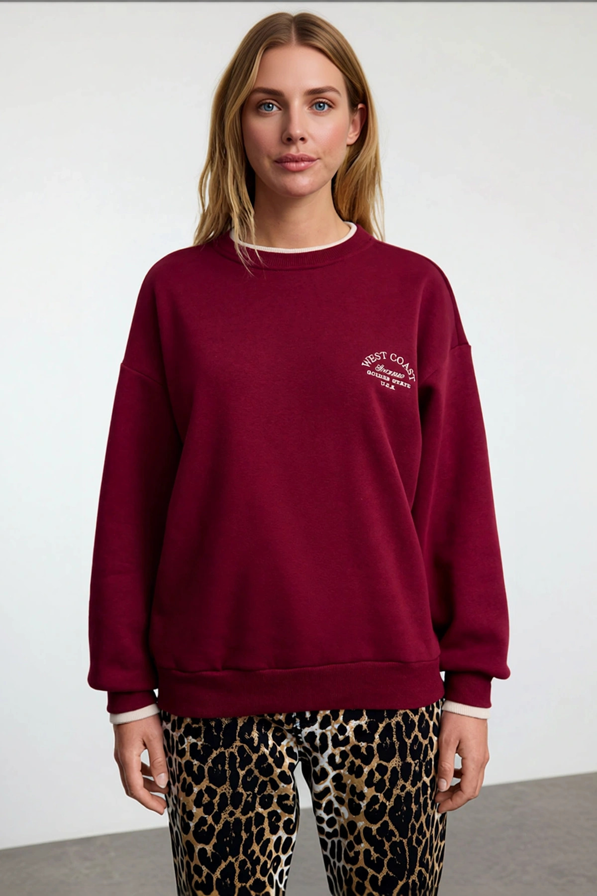 Kadın Bisiklet Yaka Düşük Kol Oversize Kalıp Nakış Detaylı Sweatshirt Fonksiyonel Kaliteli