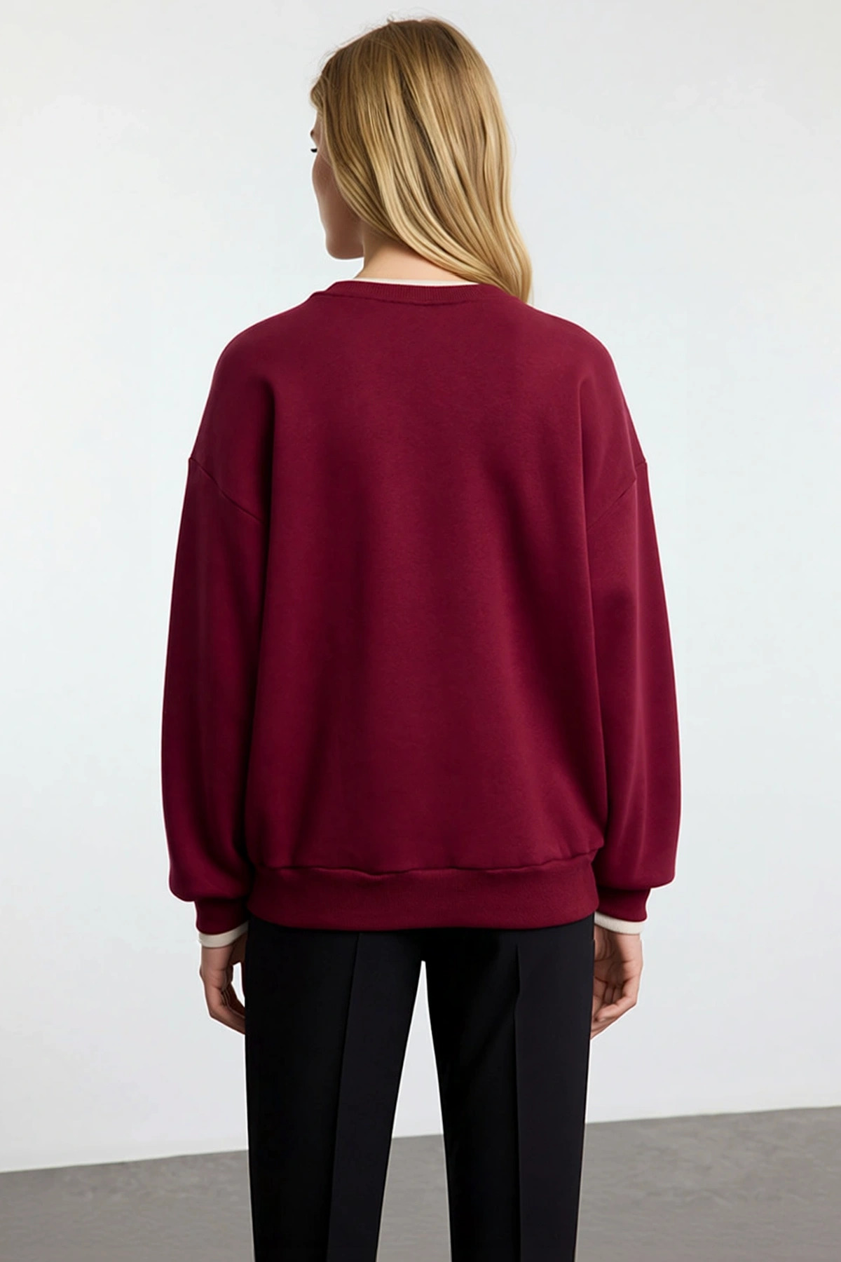 Kadın Bisiklet Yaka Düşük Kol Oversize Kalıp Nakış Detaylı Sweatshirt Fonksiyonel Kaliteli
