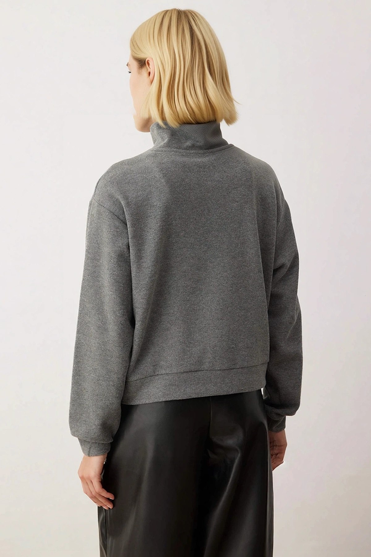 Kadın Dik Yaka Düşük Kol Yarım Pat Fermuarlı Sweatshirt Fonksiyonel Dayanıklı Kaliteli Şık