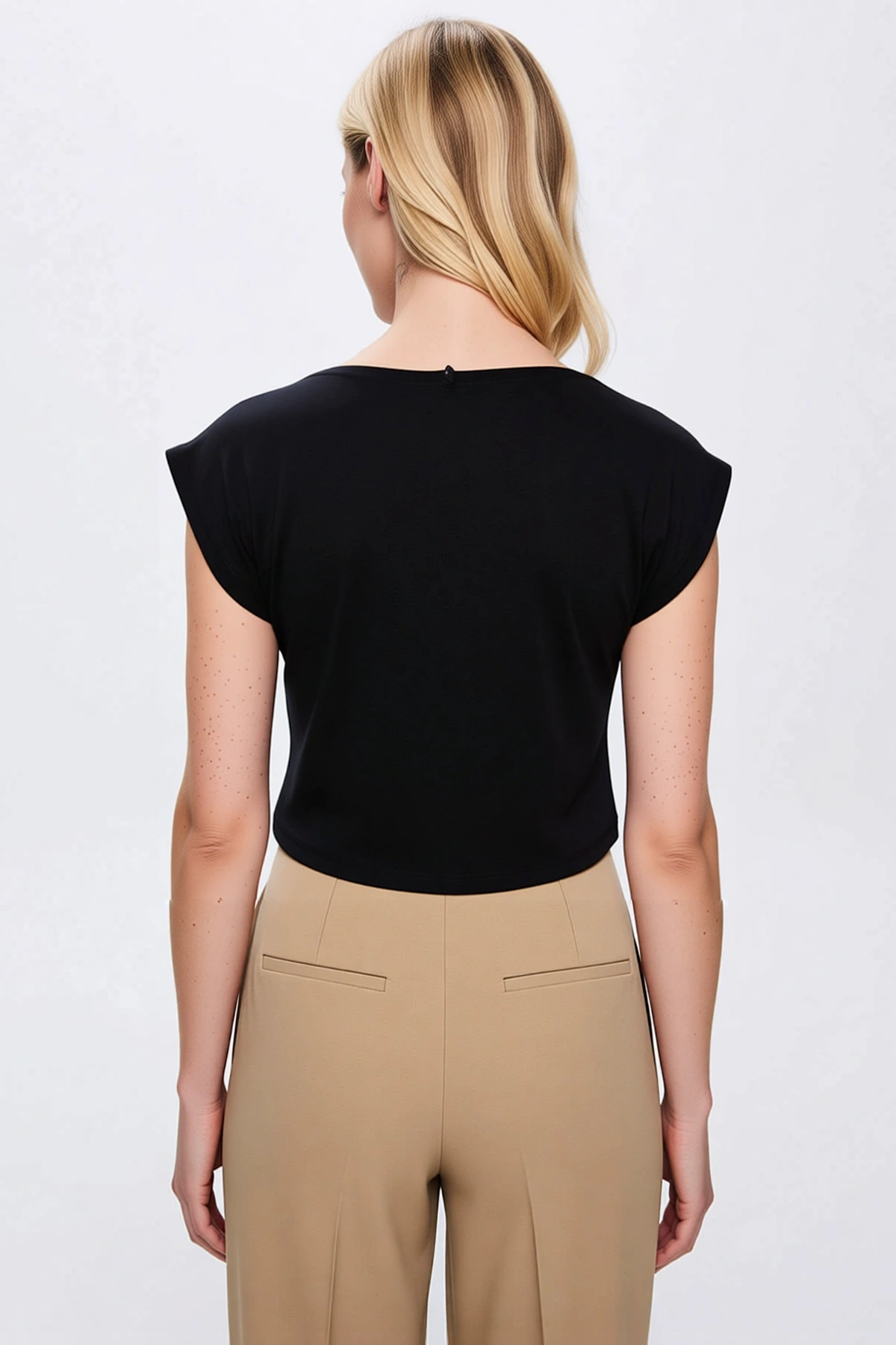 Kadın Büyük Beden Bluz Bisiklet Yaka Kısa Kol Fitted Kalıp Crop Kesim Örme Kumaş Düz Desen
