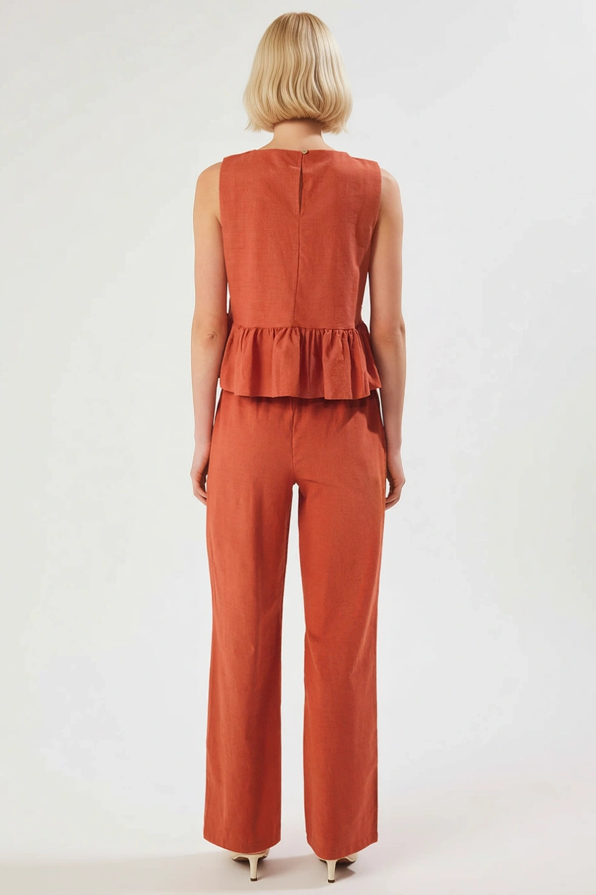 Kadın Alt Üst Bisiklet Yaka Fırfır Detaylı Bluz ve Beli Lastikli Geniş Paça Pantolon Dokuma Alt Üst