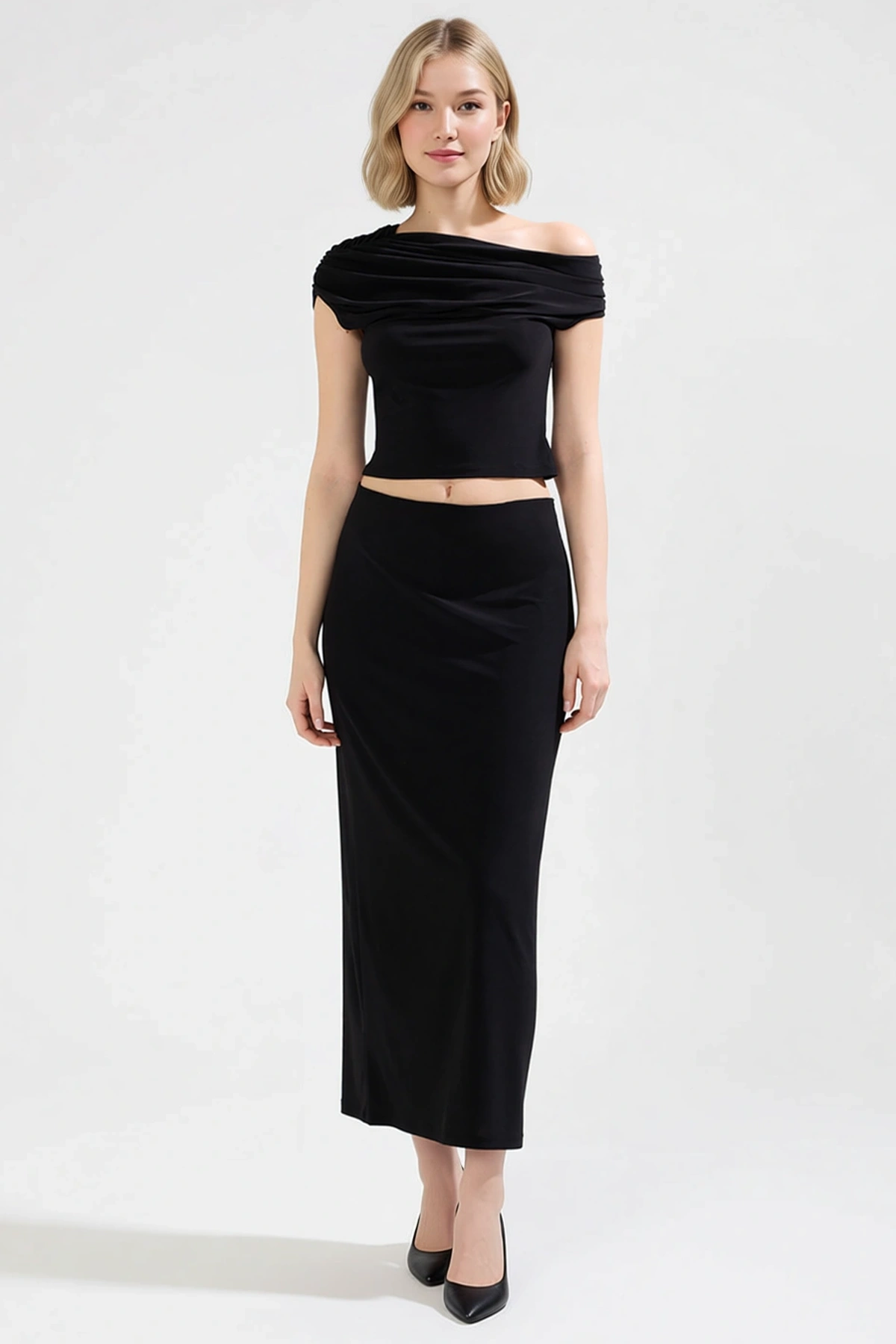 Kadın Büyük Beden Asimetrik Yaka Drape Detaylı Vücuda Oturan Esnek Örme Crop Top Uzun Etek Takımı