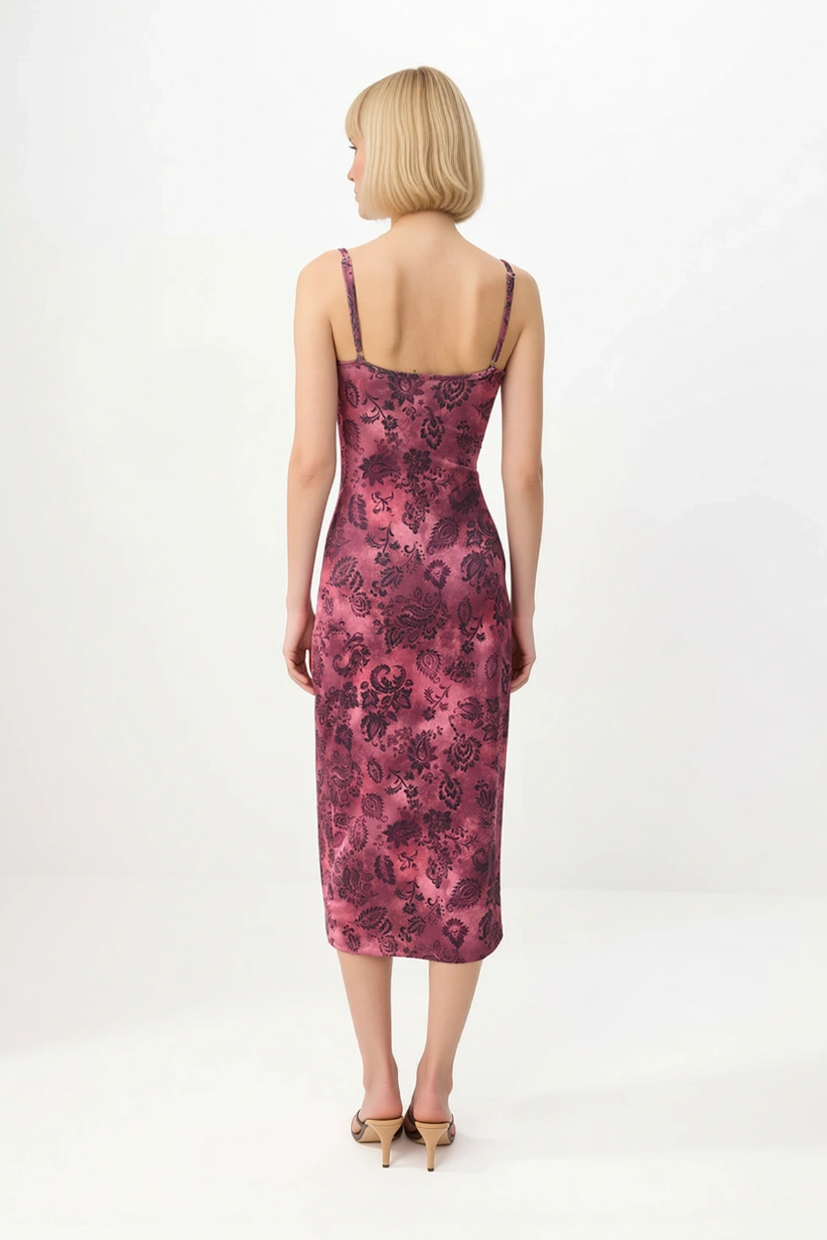 Kadın İnce Askılı Kare Yaka Çiçek Desenli Bodycon Midi Esnek Örme Elbise Günlük Rahat Modern Şık