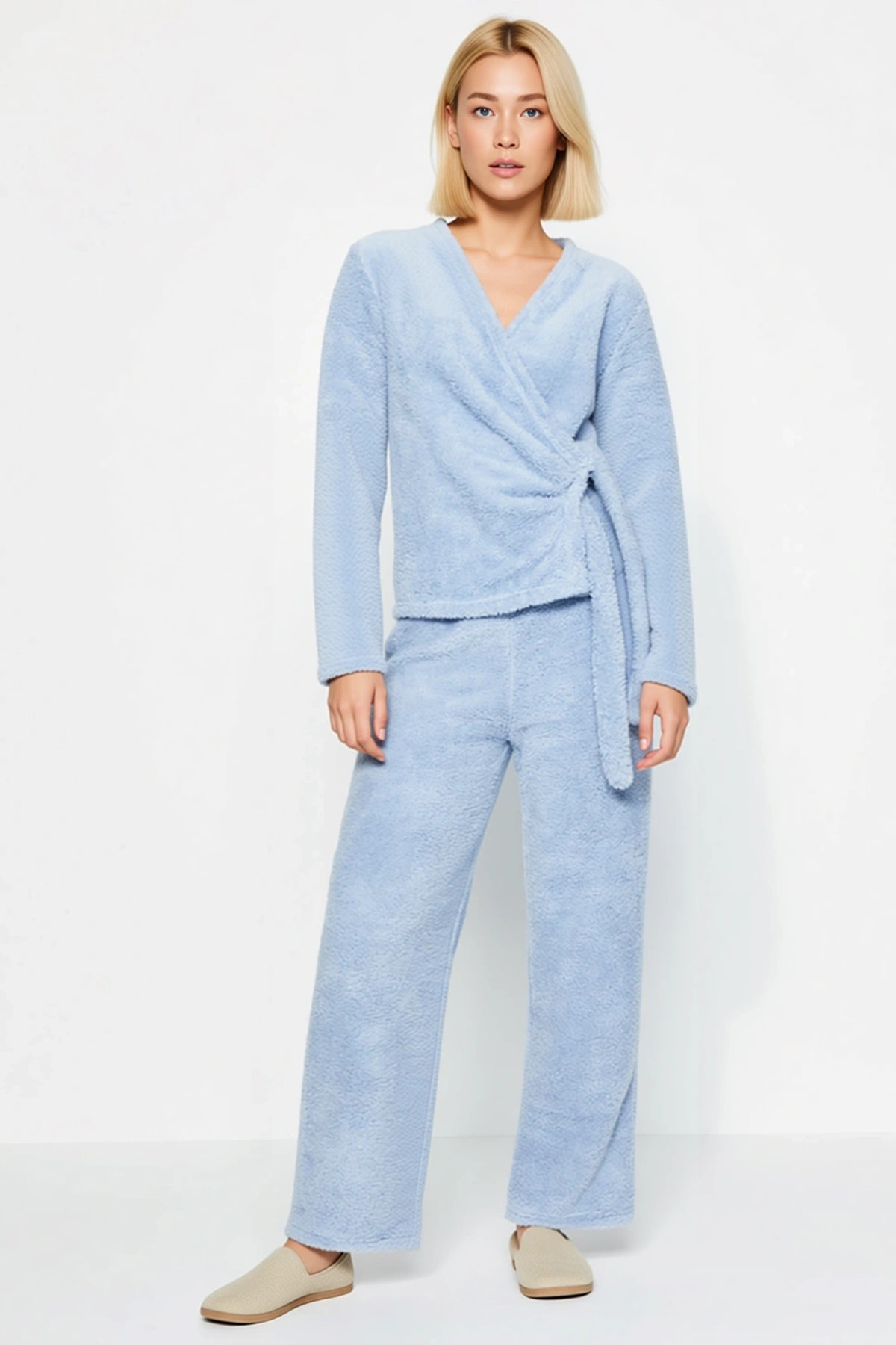 Kadın Kruvaze Yaka Wellsoft Kışlık Örme Pijama Takımı V Yaka Standart Kol Regular Kalıp