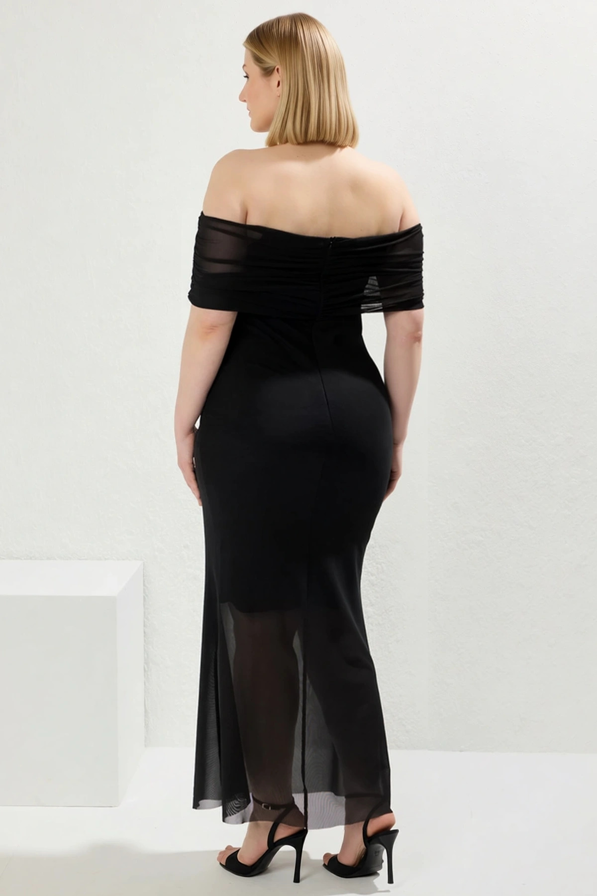 Kadın Büyük Beden Carmen Yaka Tül Örme Bodycon Maxi Elbise Kolsuz Zarif Günlük Rahat Modern Şık