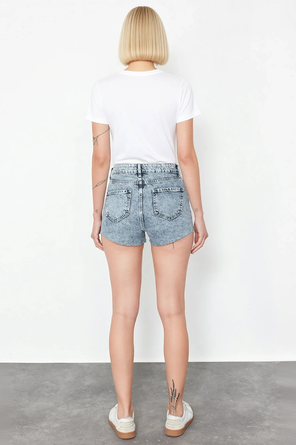 Kadın Şort Yüksek Bel Geniş Paça Kısa Boy Düz Desen Denim Kumaş Rigid Dokuma Relaxed Kalıp