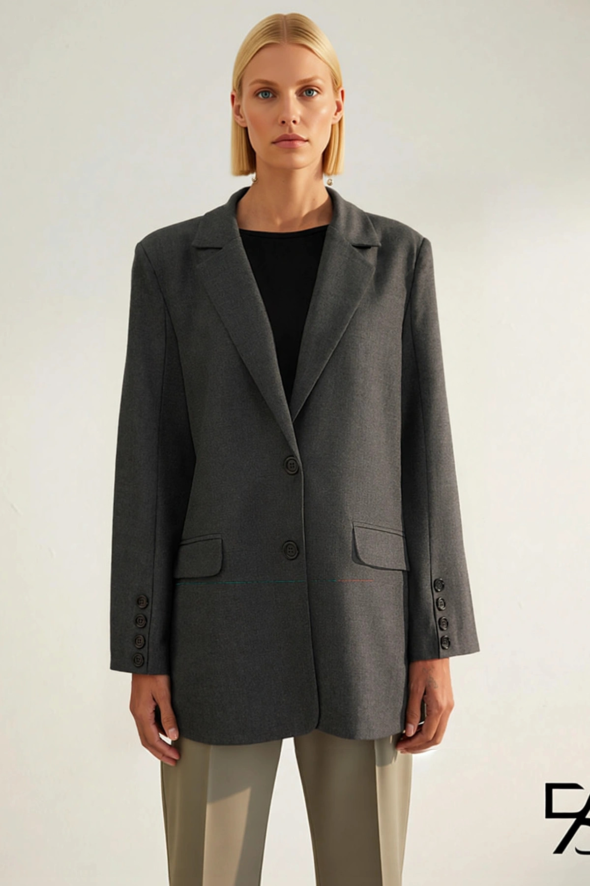 Kadın Ceket Yaka Uzun Kol Düz Dokuma Kalıp Regular %64 Polyester %34 Viskoz %2 Elastan Şık