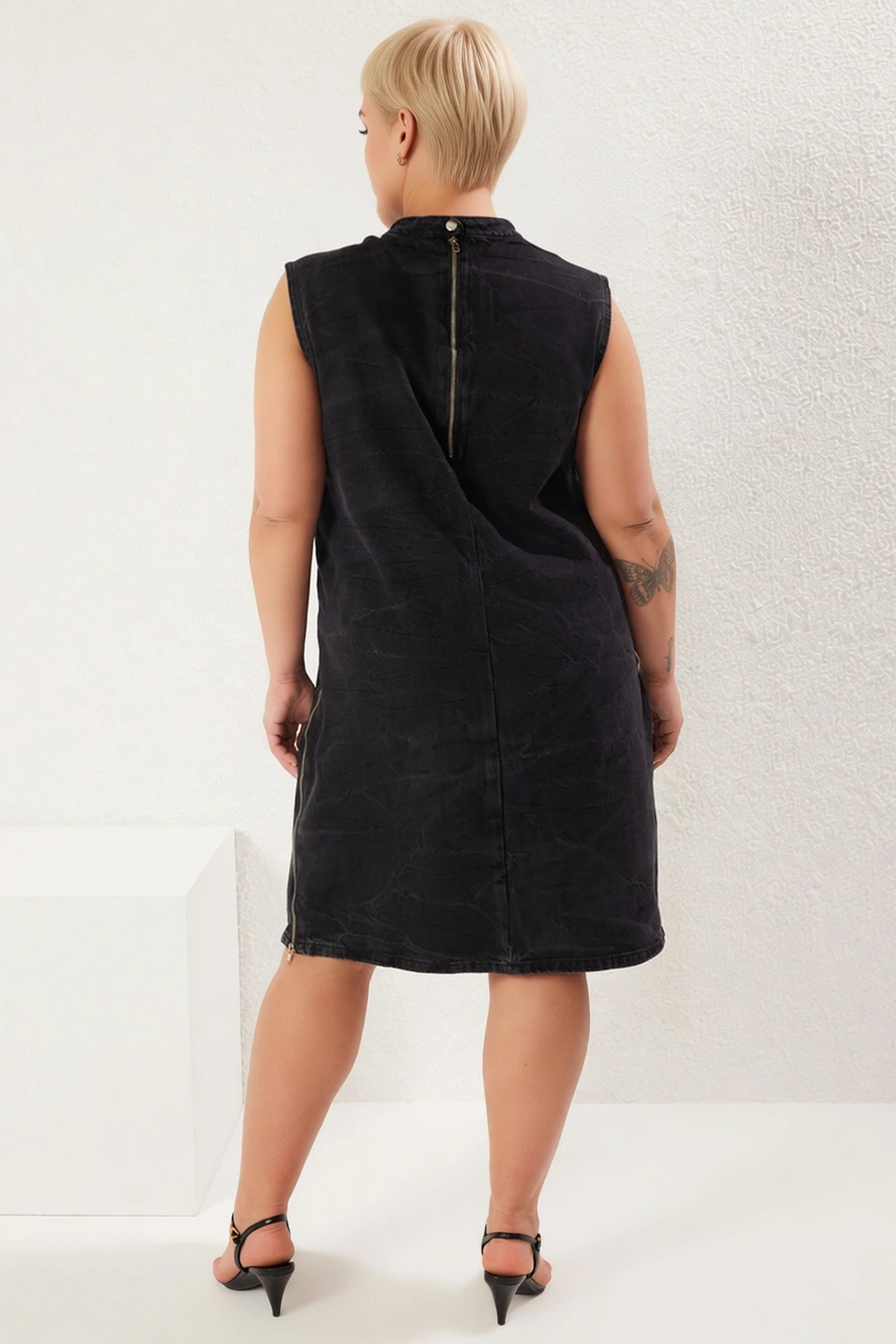 Kadın Büyük Beden Bisiklet Yaka Kolsuz Düz Desen Denim Elbise Fonksiyonel Rahat %100 Pamuk
