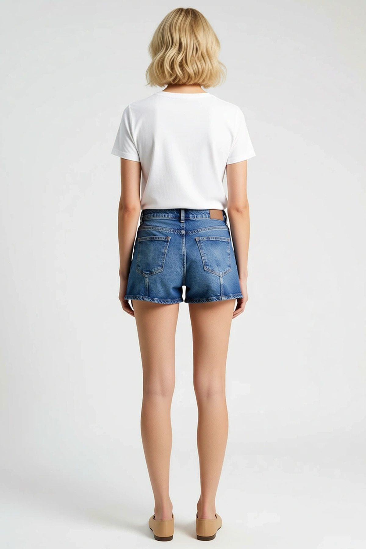 Kadın Şort Yüksek Bel Denim Boru Paça Düğme Detaylı City Short Kalıp Comfort Dokuma Kısa Boy