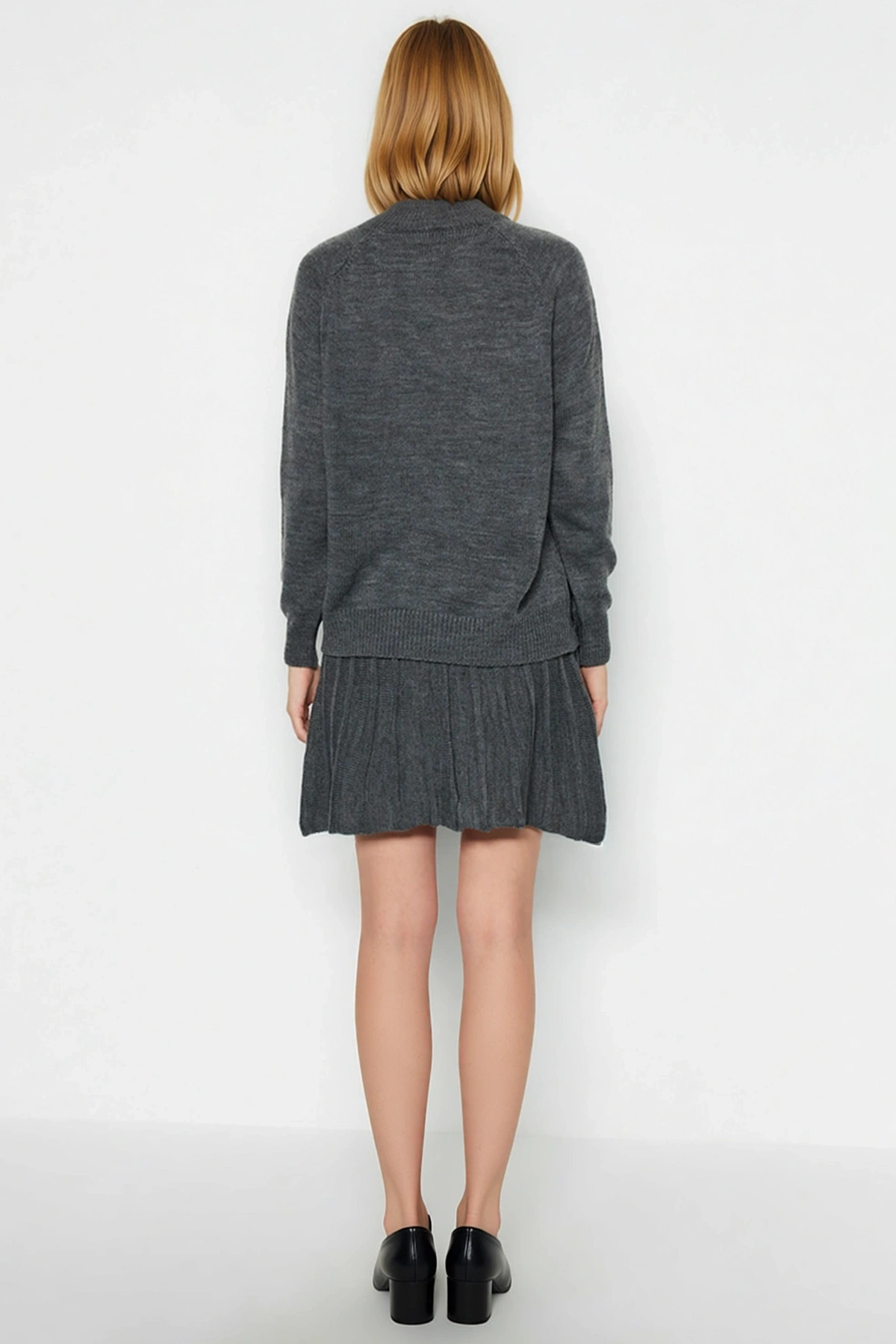 Kadın Oversize Reglan Kollu Dik Yaka Pileli Etek Kazak Takımı Rahat Kesim Günlük Modern Şık Konforlu