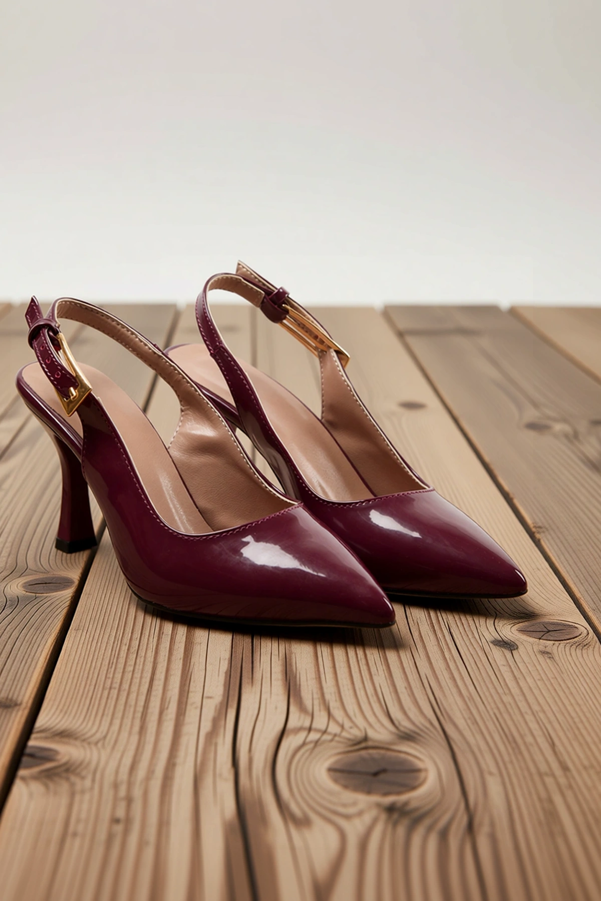 Kadın Sivri Burun Arkası Slingback Ayakkabı İnce Topuklu Rugan Parlak Finish Günlük Rahat Modern
