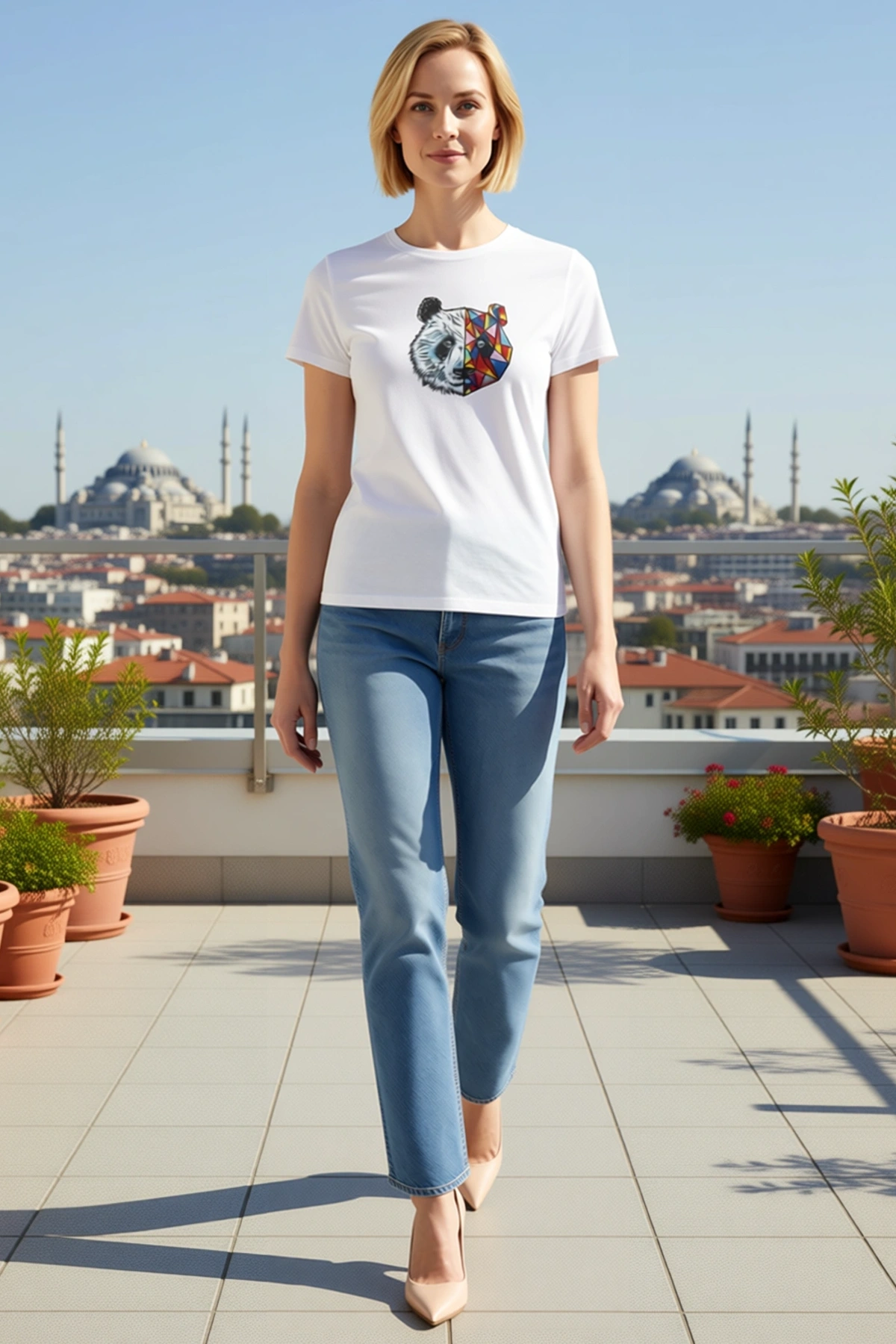 Kadın Bisiklet Yaka Kısa Kollu Göğüs Ortası Renkli Panda Yüzü Baskılı Rahat Kesim Günlük Tişört