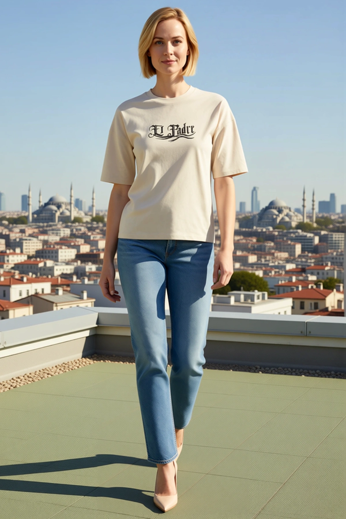 Kadın Bisiklet Yaka Oversize Tişört Göğüste Gotik El Yazısı Baskılı Düşük Omuzlu Geniş Kollu Sade
