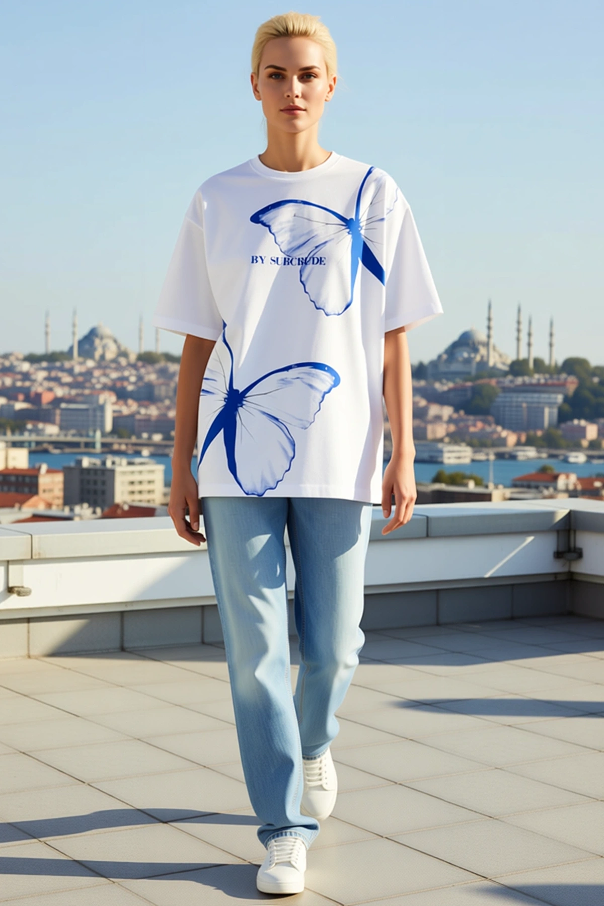 Kadın Oversize Bisiklet Yaka Kelebek Desenli Geniş Kesim Düşük Omuzlu Kısa Kollu Rahat Günlük Tişört