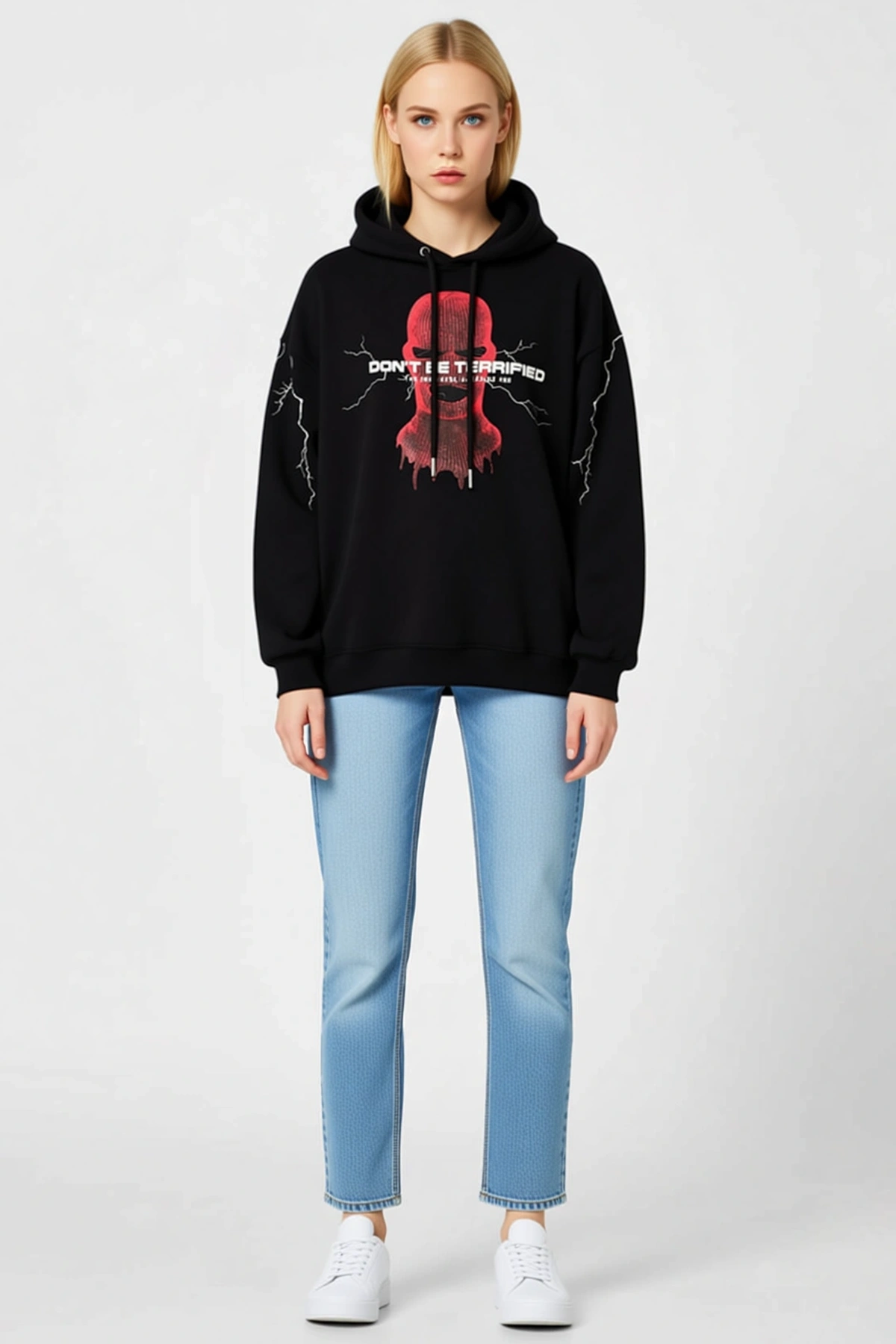 Kadın Üç İplik Kapüşonlu Oversize Sweatshirt Sırt Baskılı Şimşek Detaylı Maskeli Grafik Kışlık Rahat