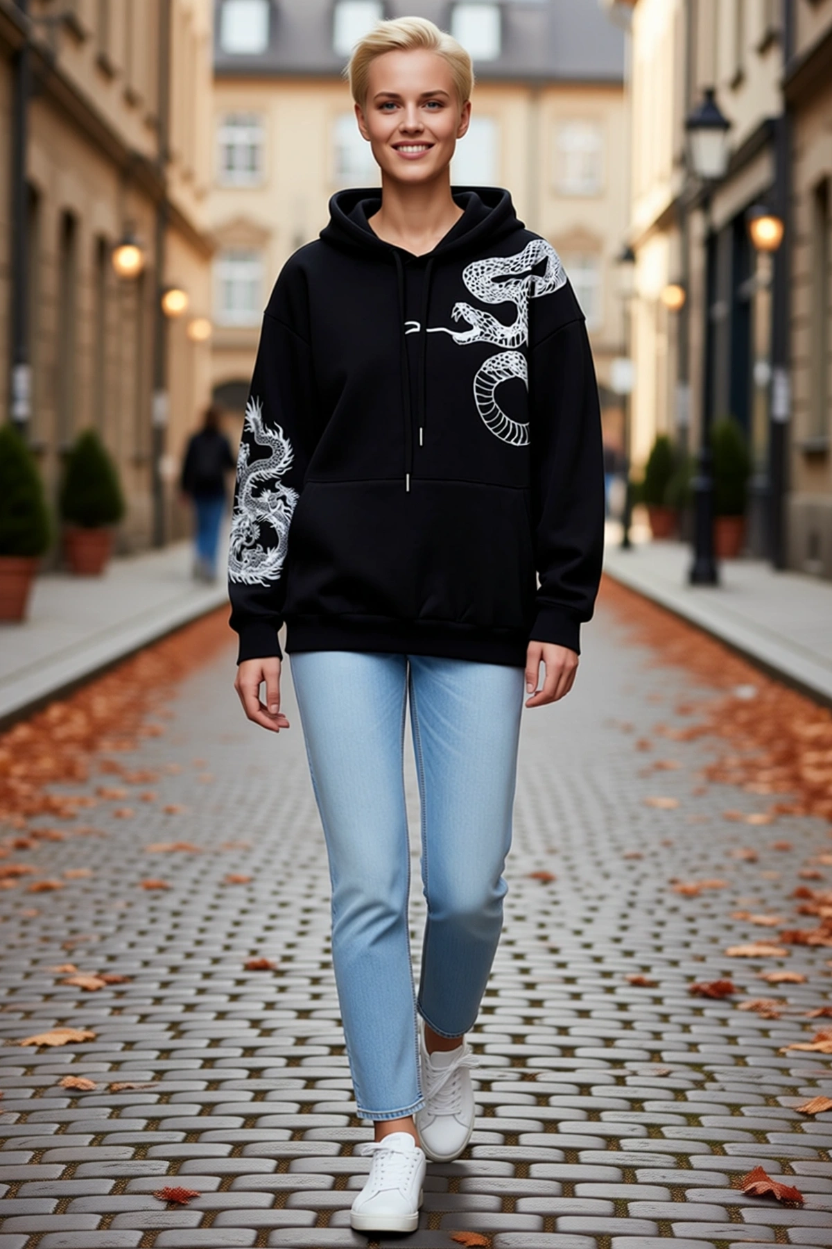 Kadın Uzun Kol Kapşonlu Sweatshirt Sol Kolu Ejderha Omzu Yılan Baskılı Geniş Kanguru Cepli Günlük