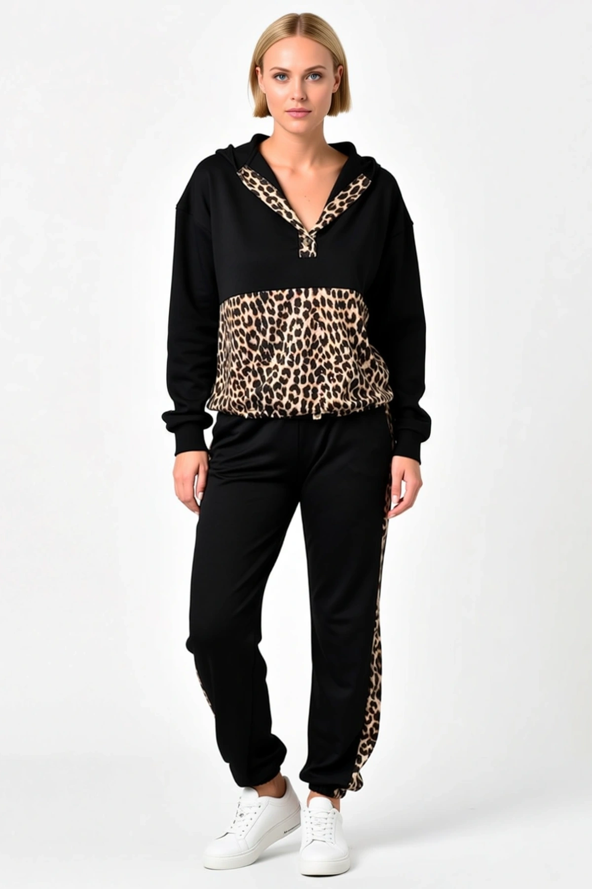Kadın Leopar Detaylı Kapüşonlu Sweatshirt Paçası Lastikli Yan Şeritli Pantolon İkili Takım