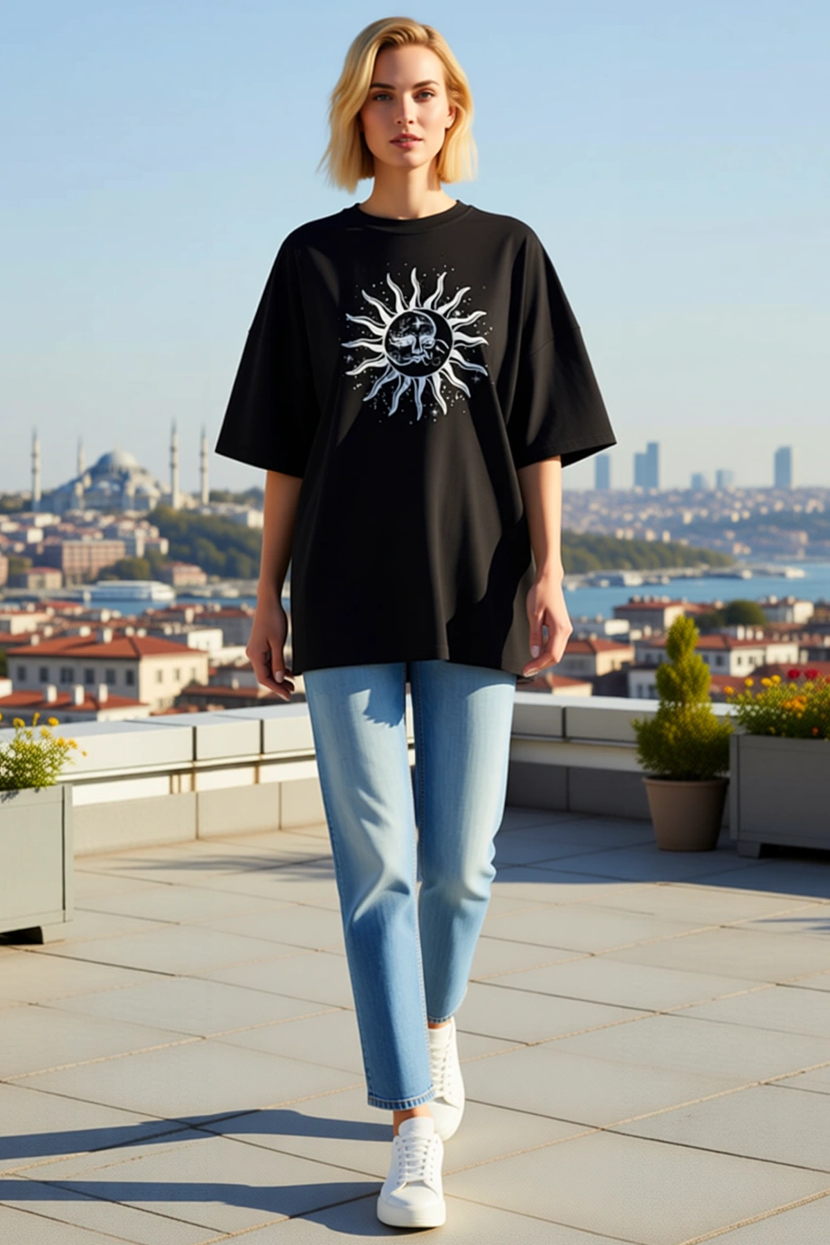 Kadın Bisiklet Yaka Düşük Kollu Güneş Figürlü Baskılı Oversize Kalıp Rahat Günlük Tişört Kısa Boy