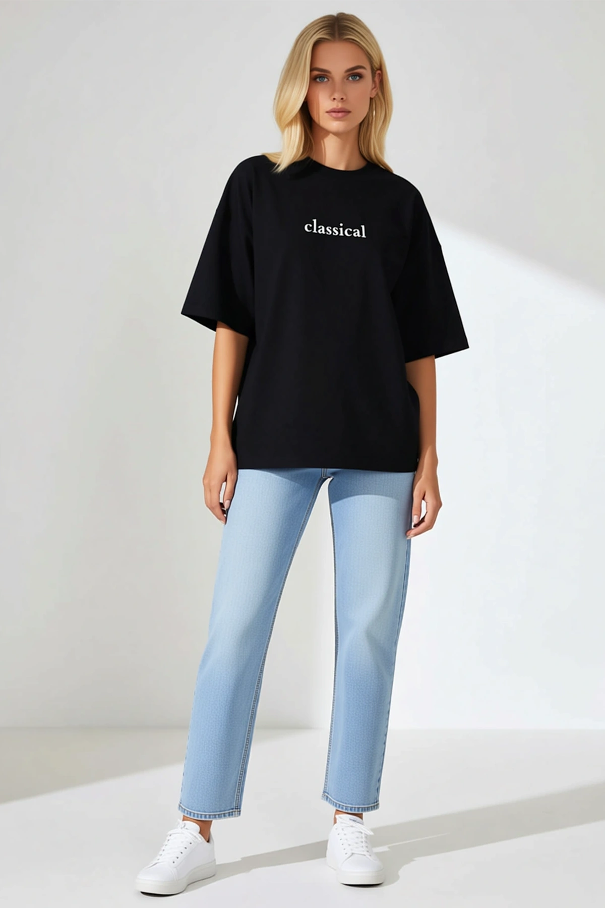 Kadın Oversize Bisiklet Yaka Göğüs Yazılı Minimal Baskılı Düşük Omuzlu Yarım Kollu Rahat Tişört