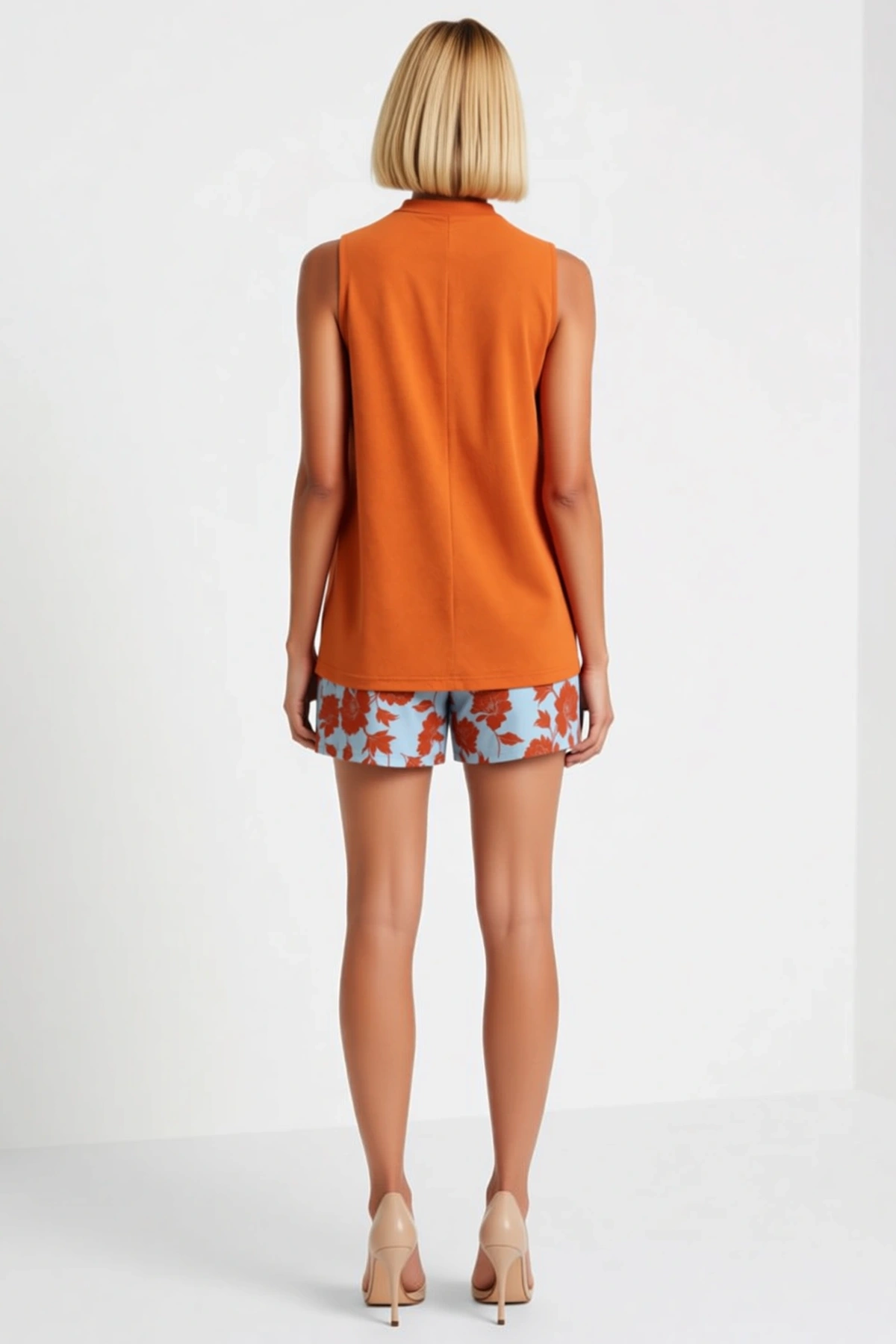 Askılı V Yakalı Sandy Bluz ve Çiçek Desenli Şort İkili Takım Yazlık Günlük Kullanıma Uygun Pratik