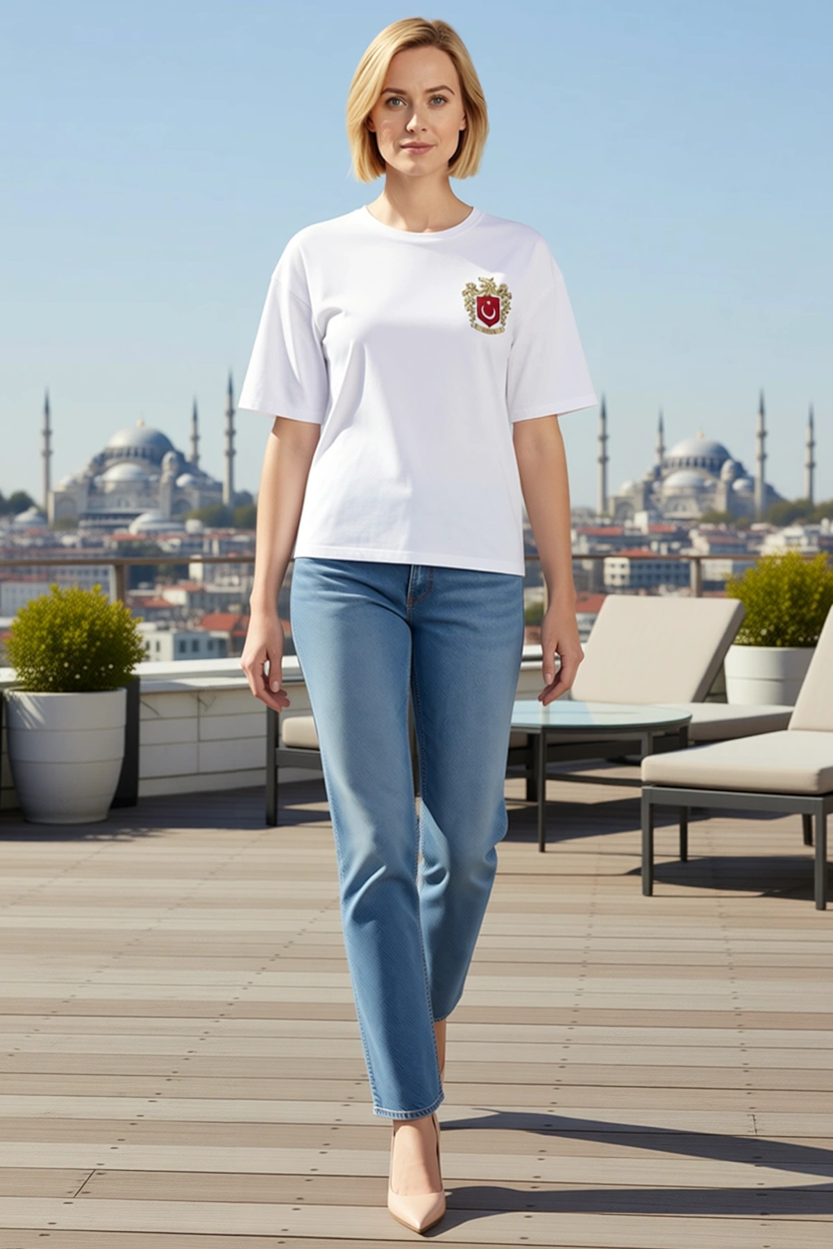 Kadın Oversize Bisiklet Yaka Türk Arma Sol Göğüs Baskılı Düşük Omuzlu Günlük Rahat Kısa Kollu Tişört