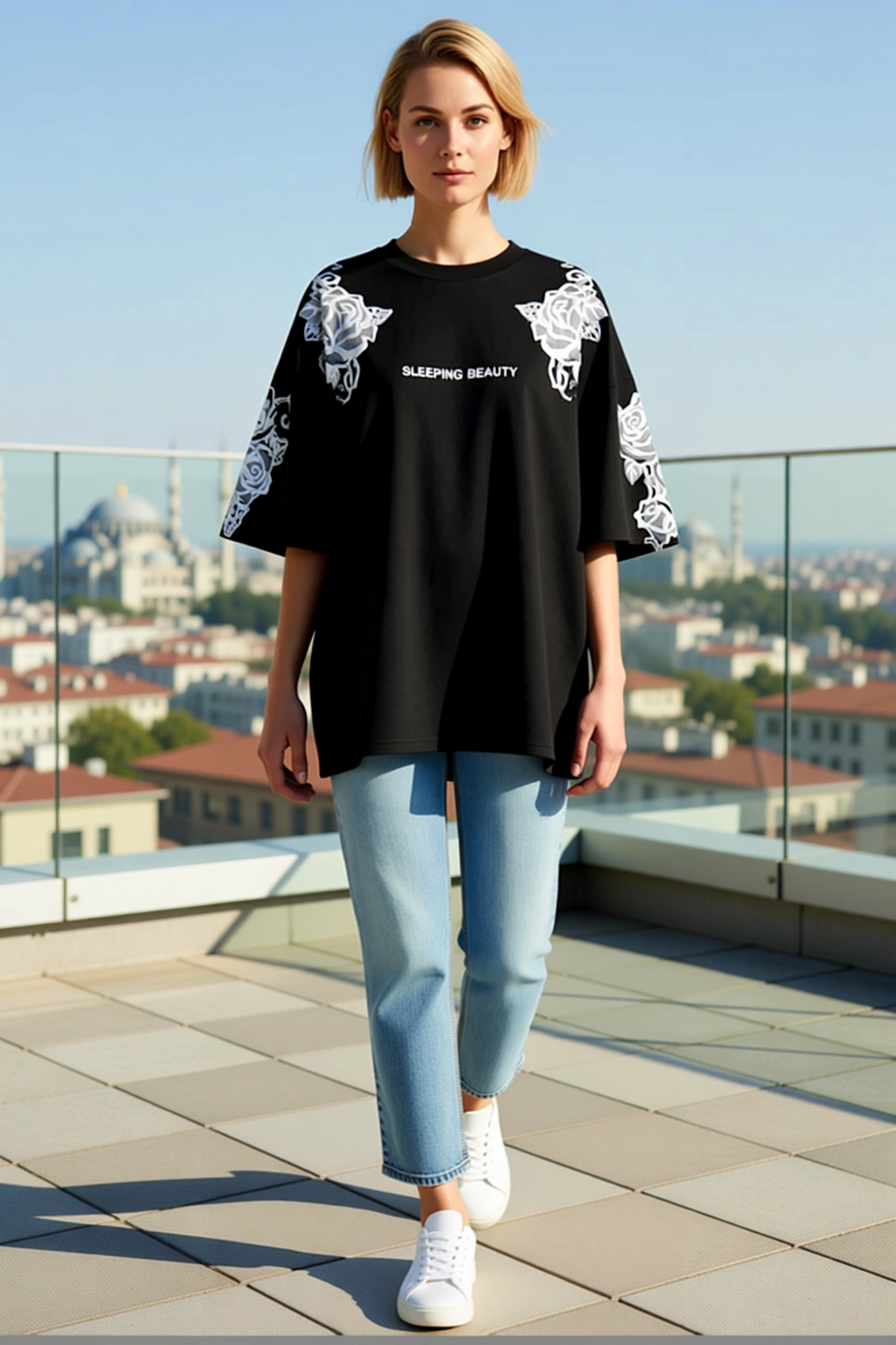 Kadın Oversize Bisiklet Yaka Düşük Omuz Gül Desenli Flok Kabartma Baskılı Salaş Kesim Günlük Tişört